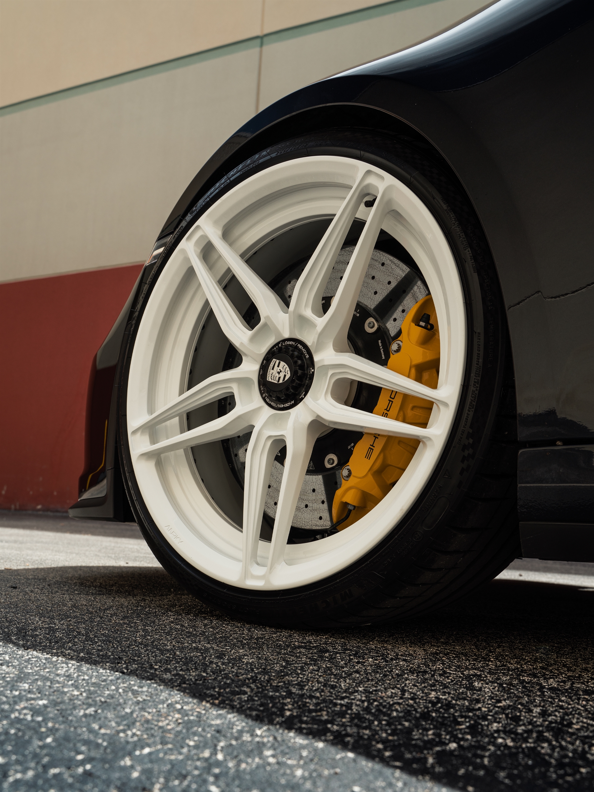 Porsche 992 GT3 Touring | Black | on ANRKY AN27 | Gloss White
