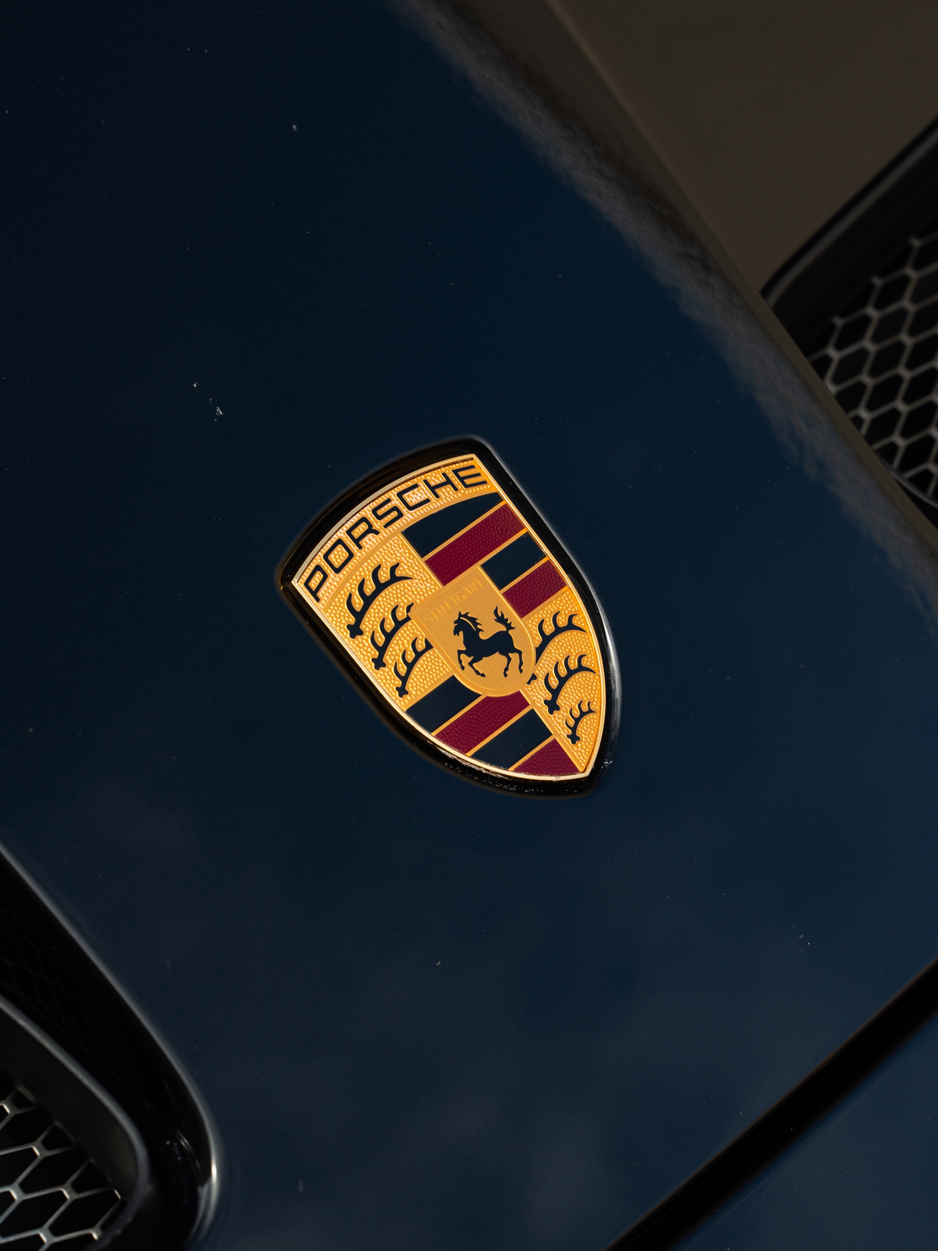 Porsche 992 GT3 Touring | Black | on ANRKY AN27 | Gloss White