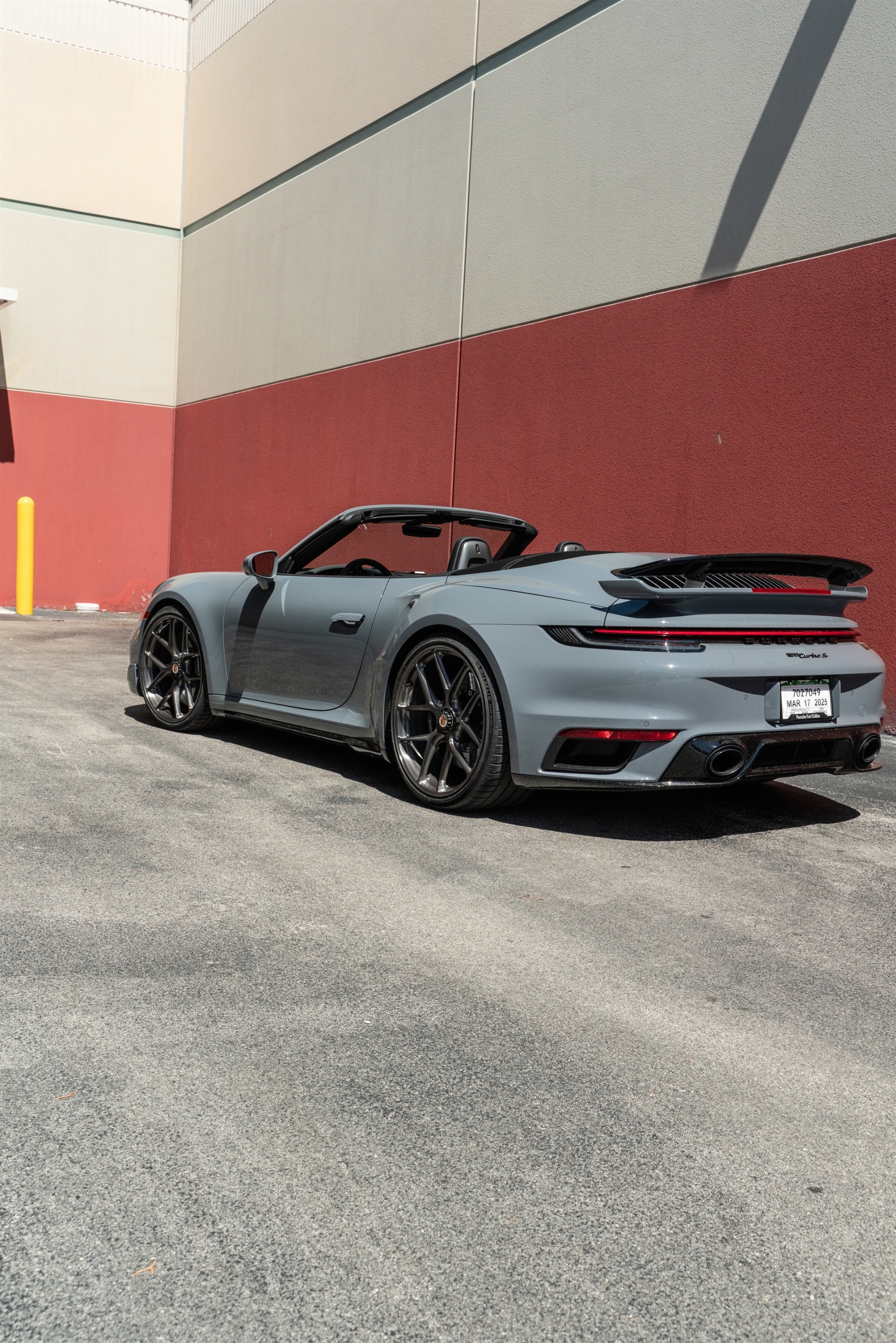 Porsche 992 Turbo S | Slate Grey | on R101 LW | Brushed Dark Clear