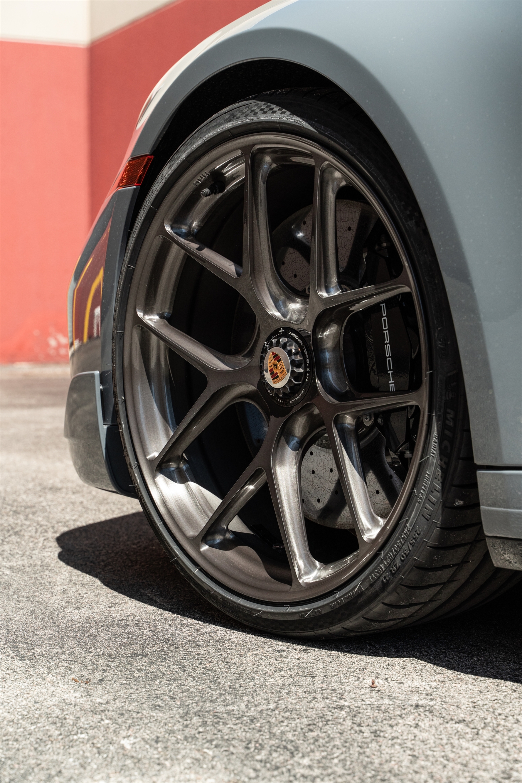 Porsche 992 Turbo S | Slate Grey | on R101 LW | Brushed Dark Clear