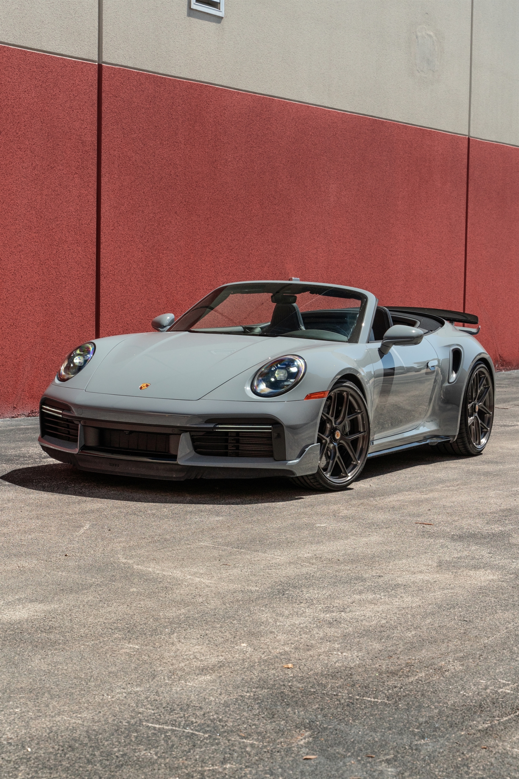 Porsche 992 Turbo S | Slate Grey | on R101 LW | Brushed Dark Clear