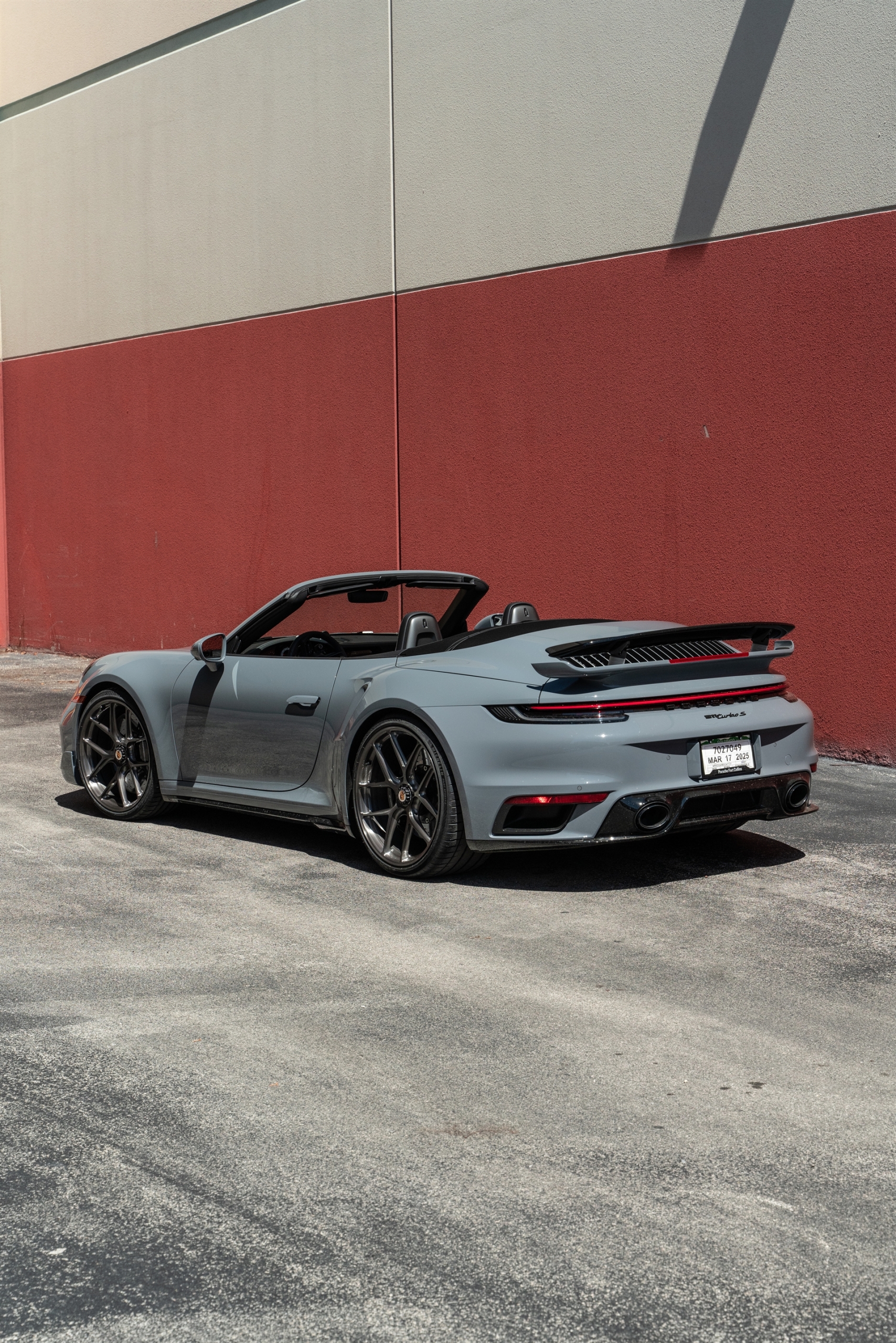 Porsche 992 Turbo S | Slate Grey | on R101 LW | Brushed Dark Clear