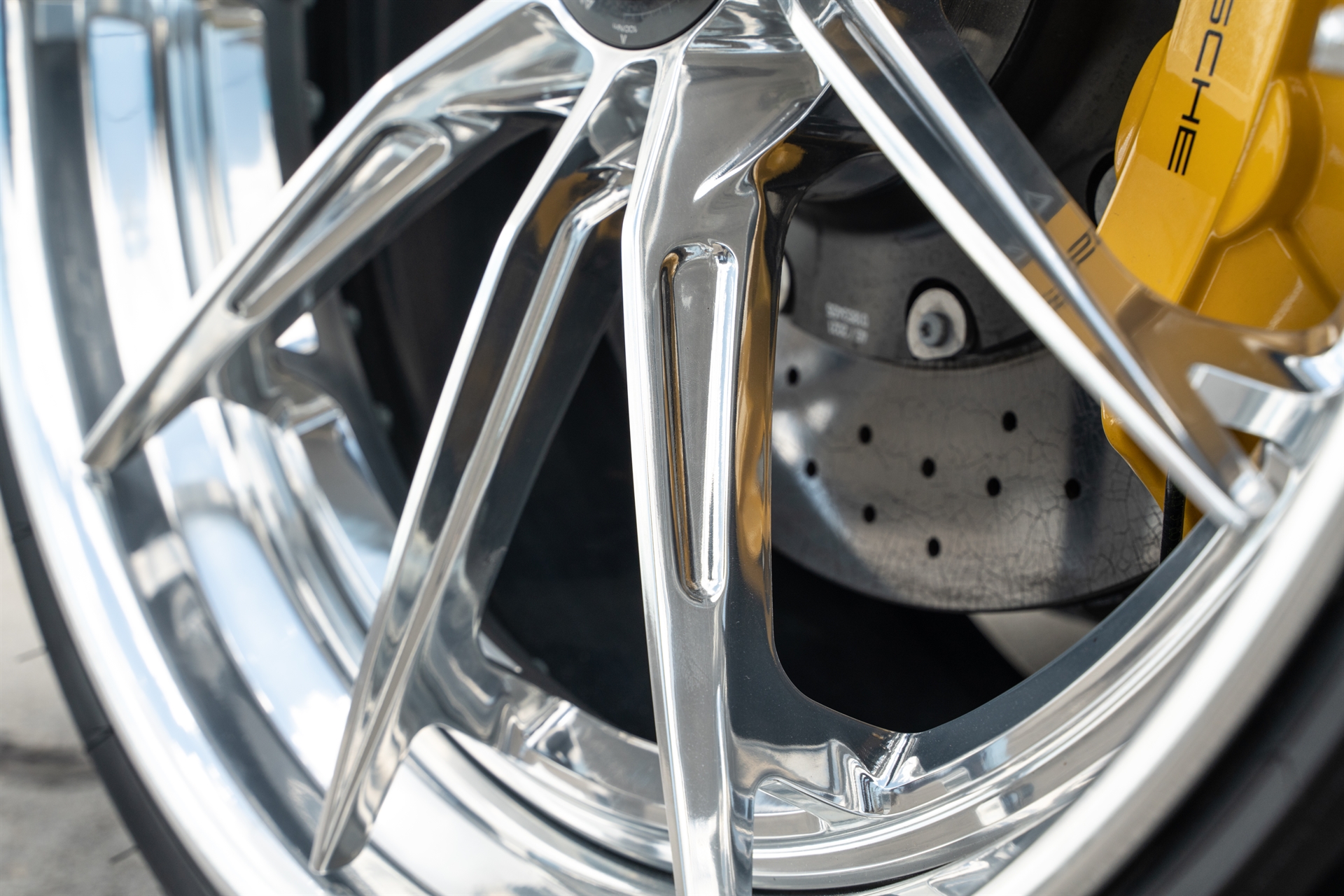 1886 Wheels G010 | Porsche 992 Turbo S Cabriolet