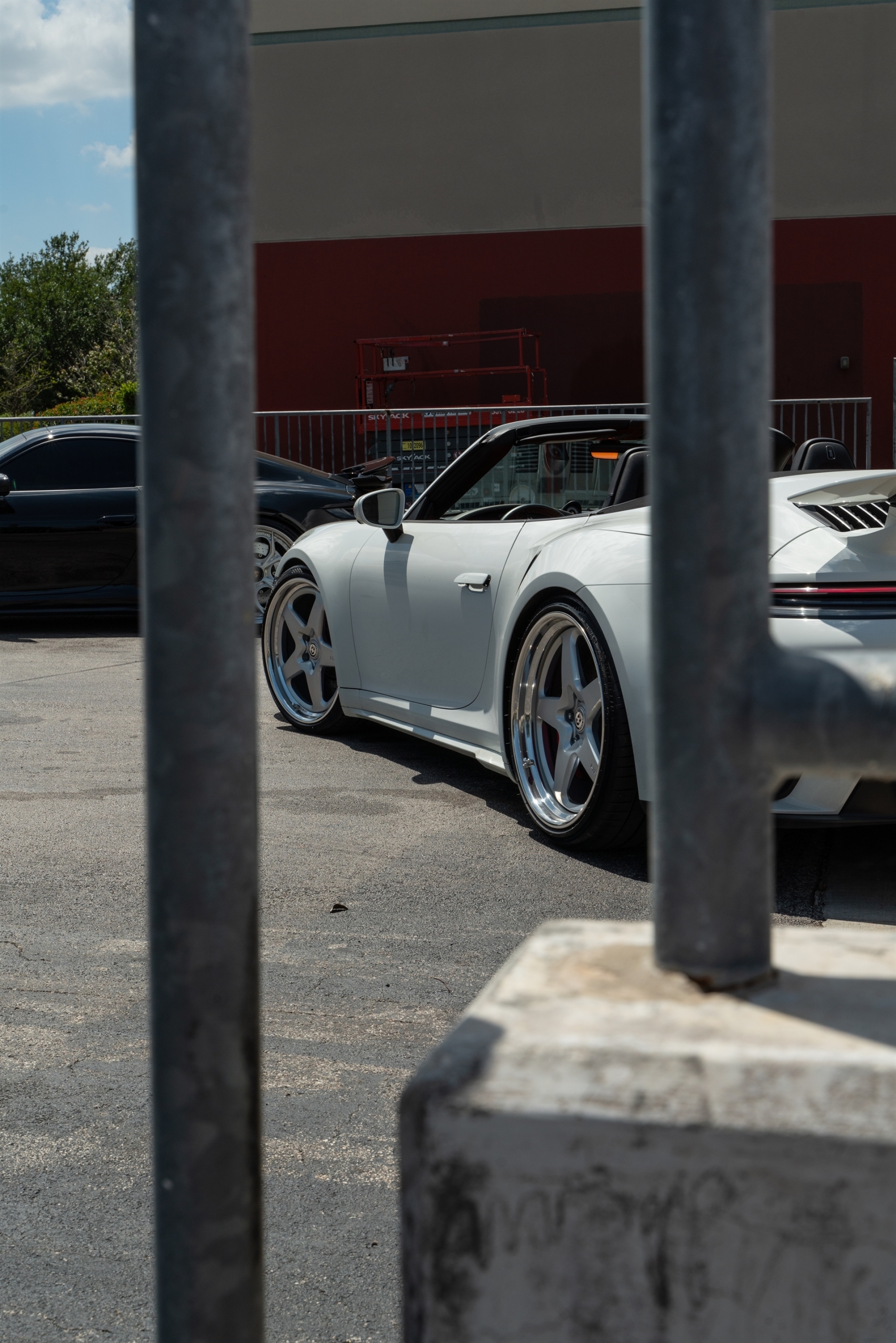 Porsche 992 Turbo S on HRE 527 FMR