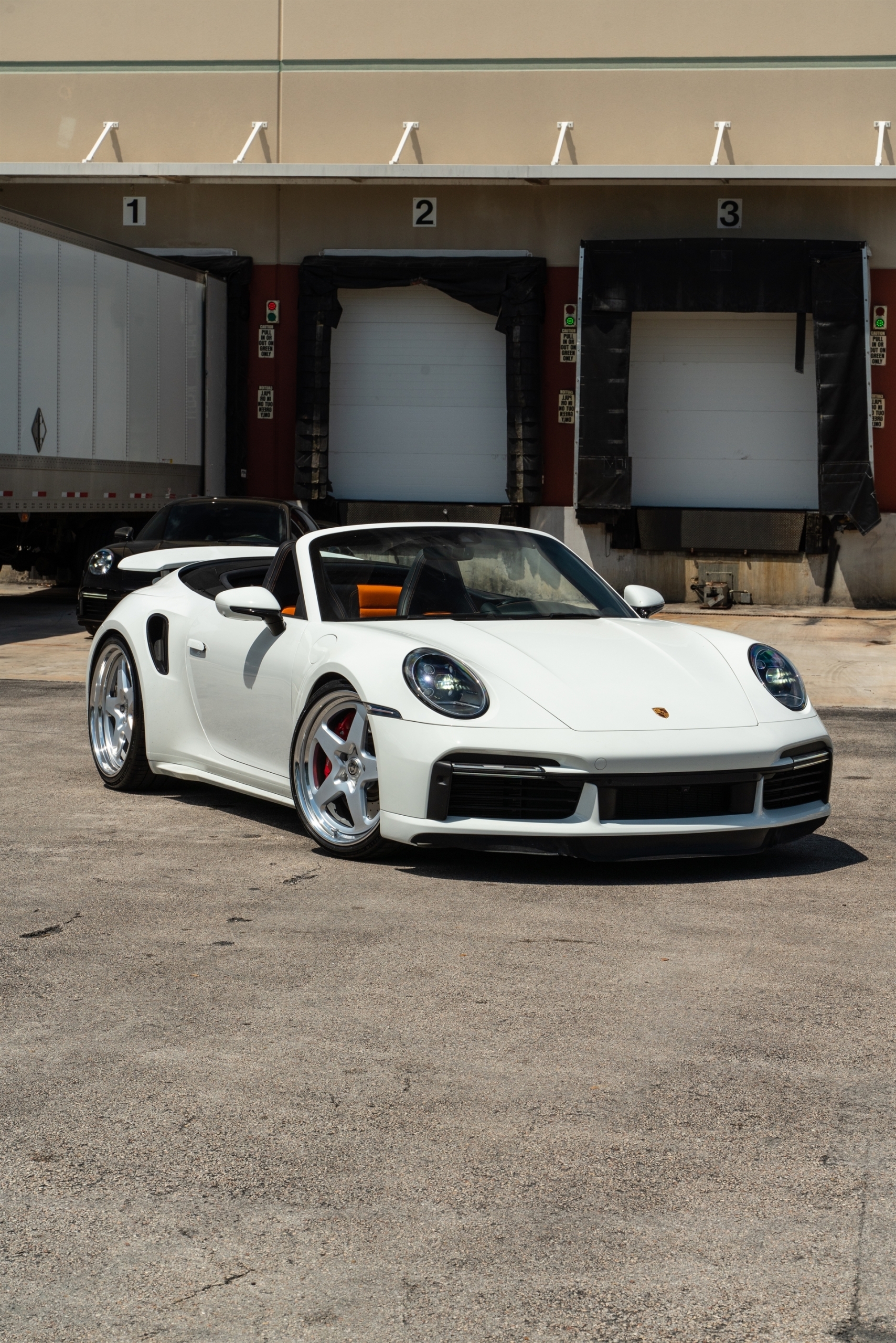 Porsche 992 Turbo S on HRE 527 FMR