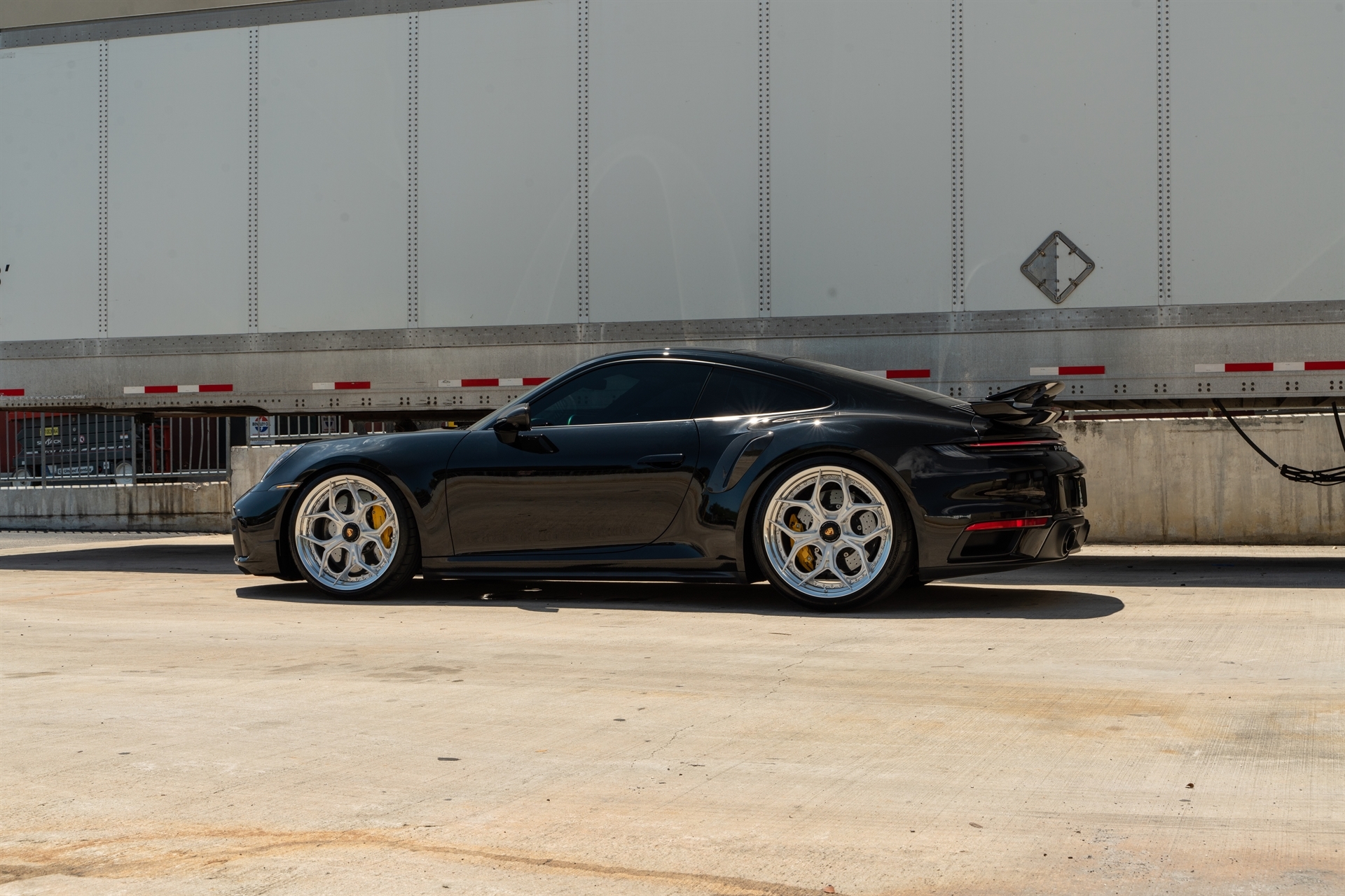 Porsche 992 Turbo Cabriolet on HRE S111SC