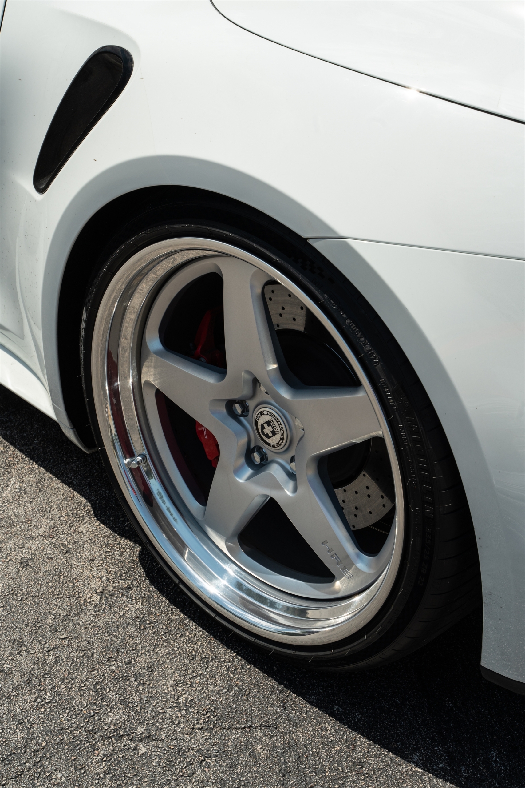 Porsche 992 Turbo S on HRE 527 FMR