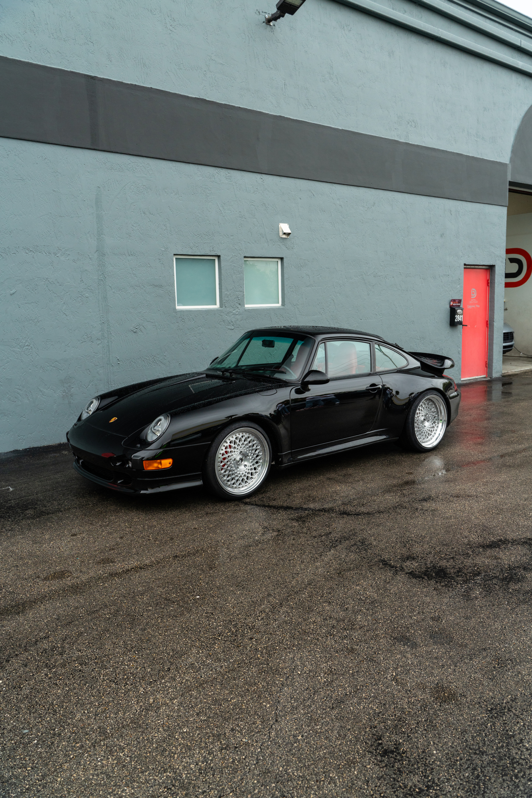 Porsche 993 Turbo | Black | on 1886 S009 Wheels | Brushed Clear