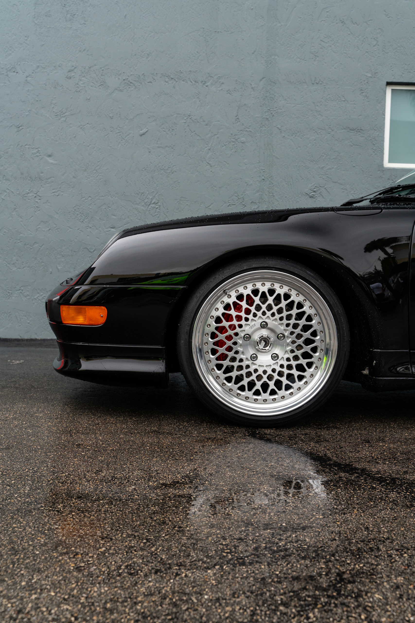Porsche 993 Turbo | Black | on 1886 S009 Wheels | Brushed Clear