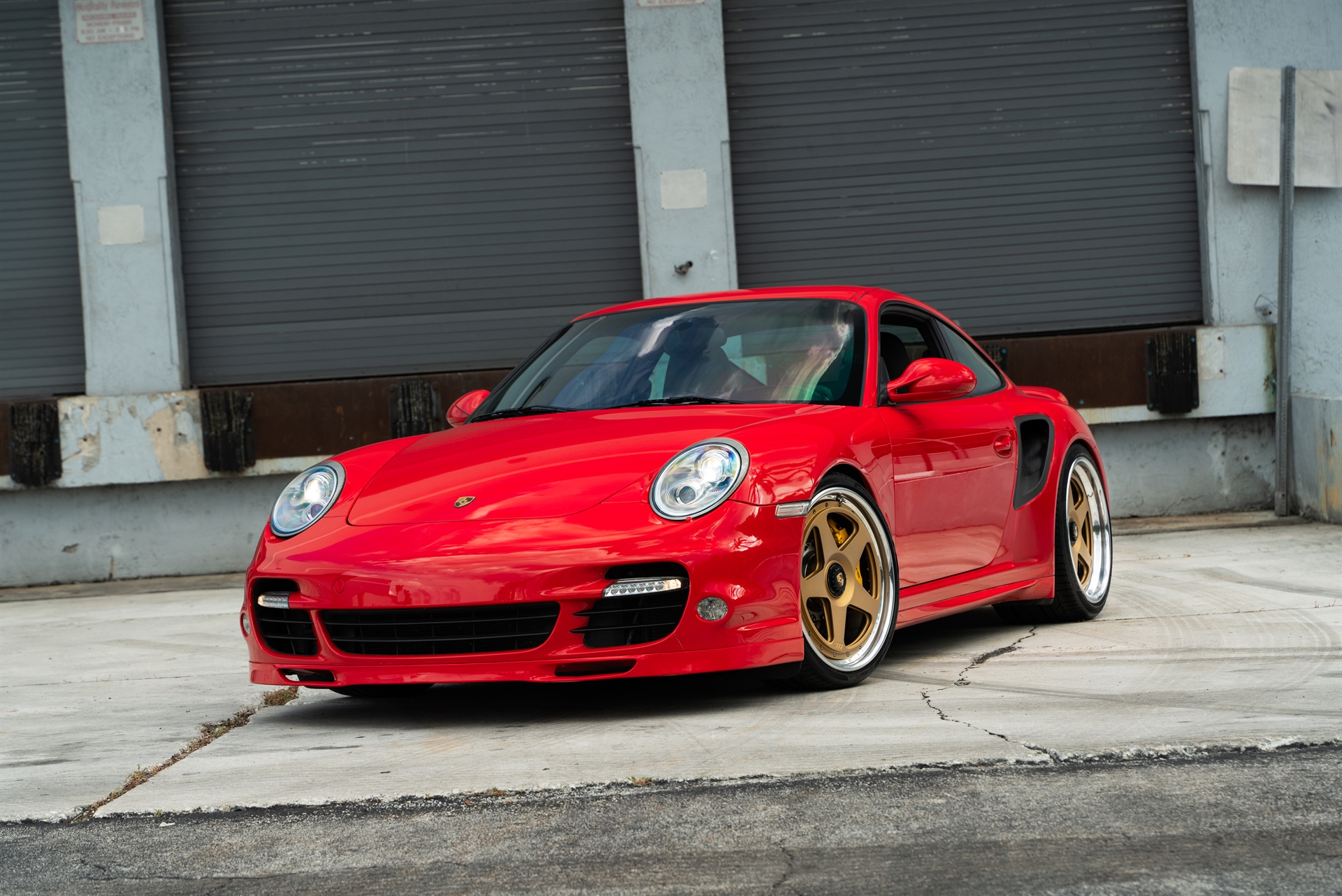 Porsche 997 Turbo S | Guards Red | on 1886 S005 Wheels | Satin Gold