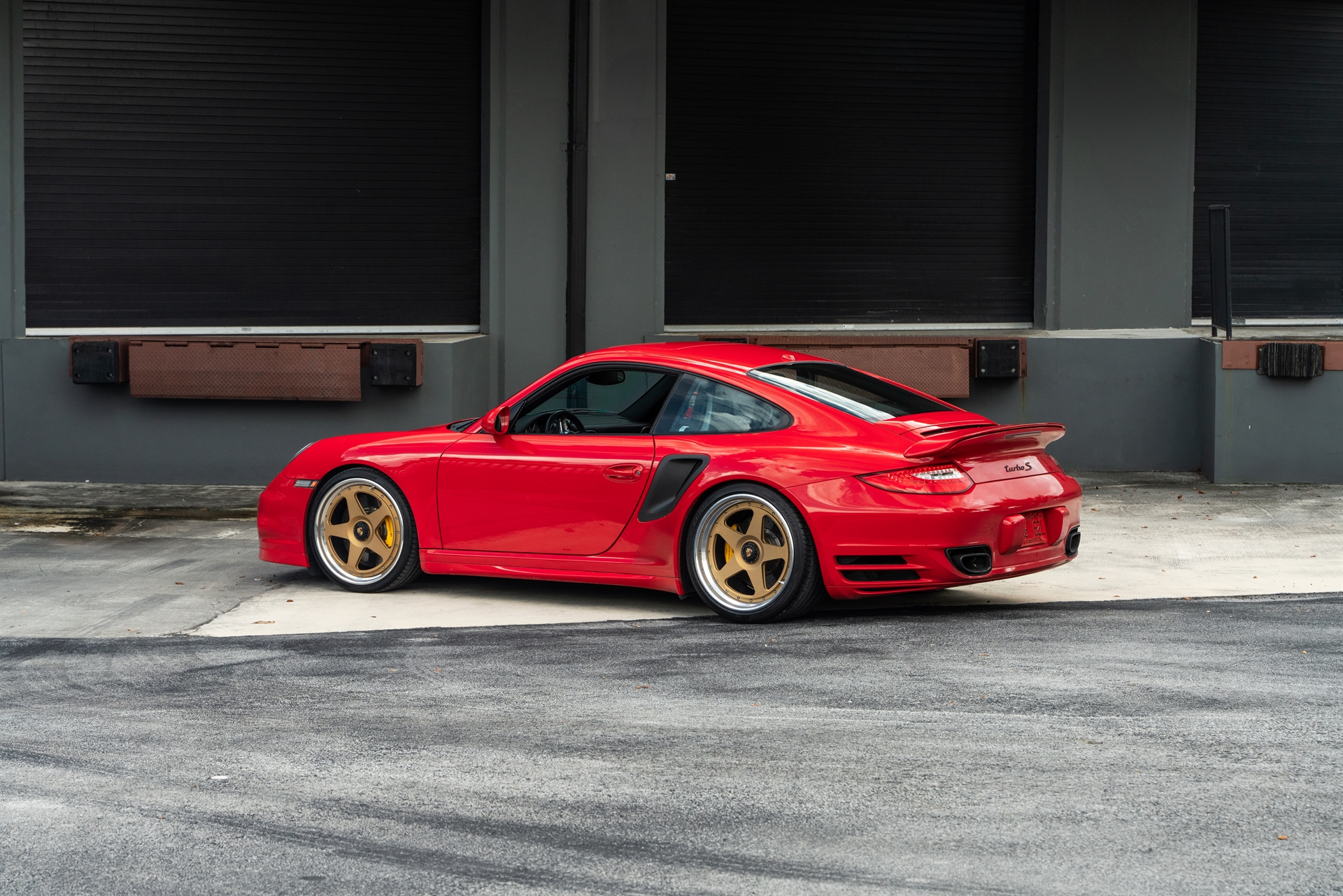 Porsche 997 Turbo S | Guards Red | on 1886 S005 Wheels | Satin Gold