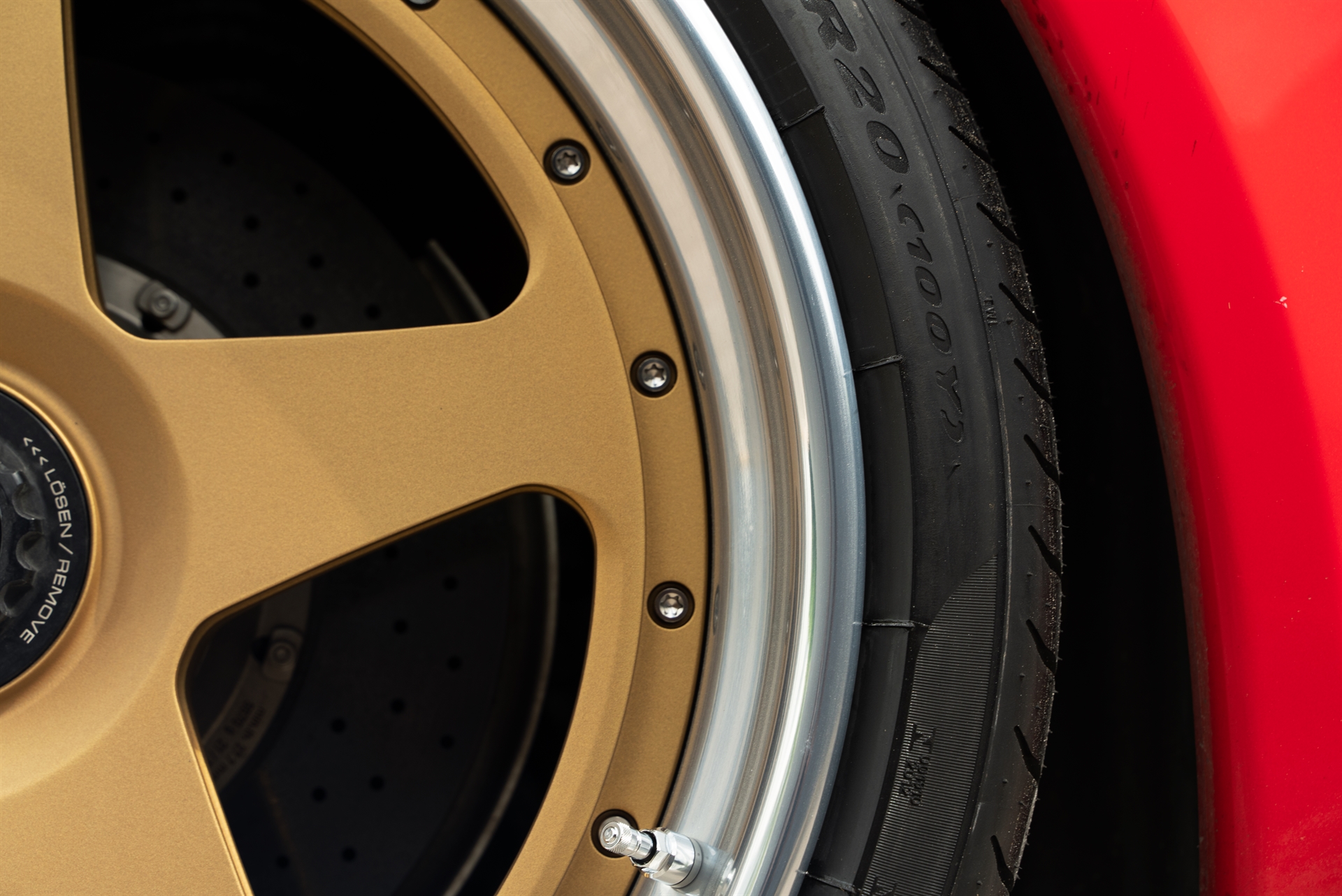 Porsche 997 Turbo S | Guards Red | on 1886 S005 Wheels | Satin Gold