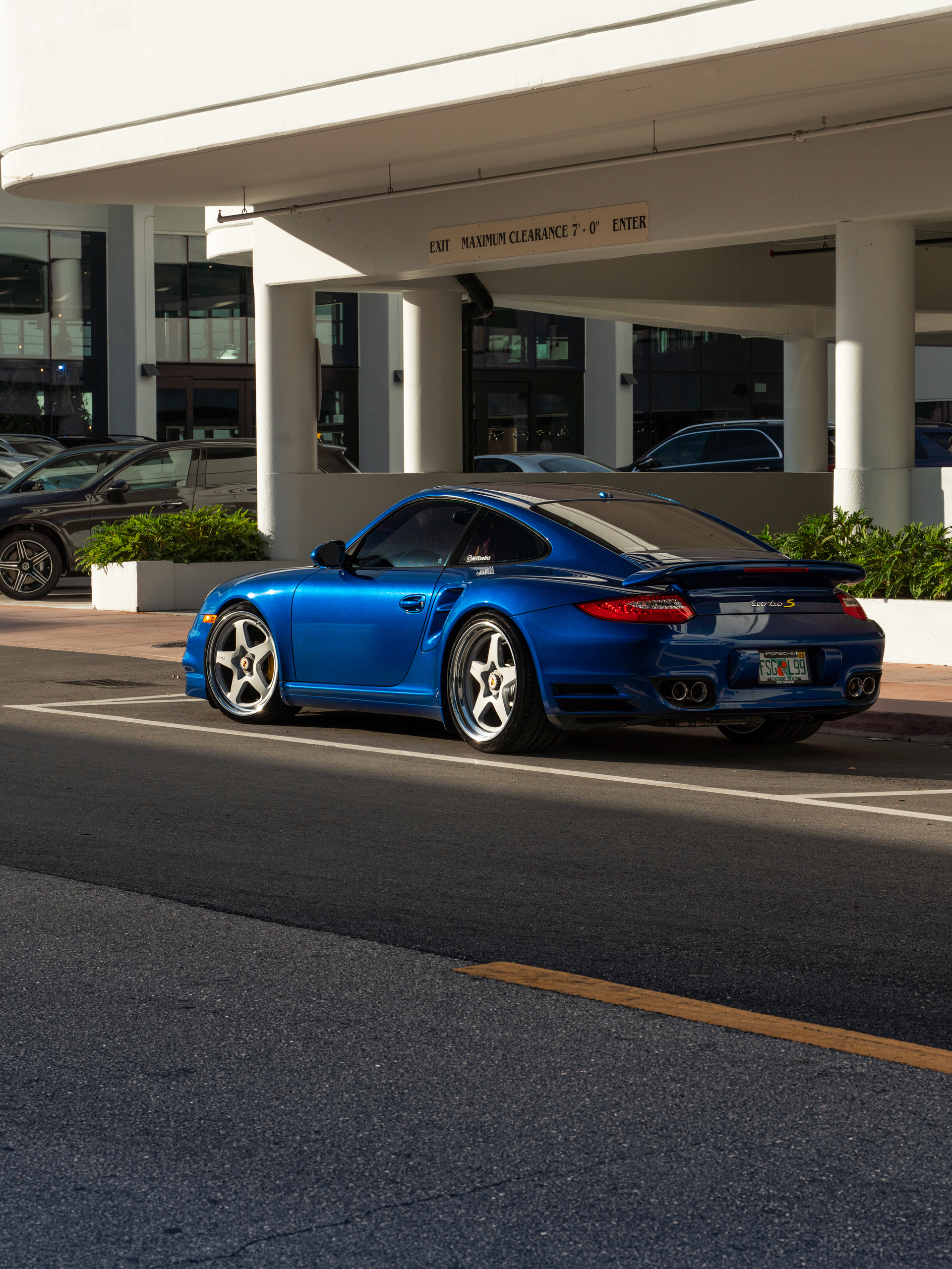 Porsche 997 Turbo | Aqua Blue Metallic | HRE 527 FMR | Satin Silver