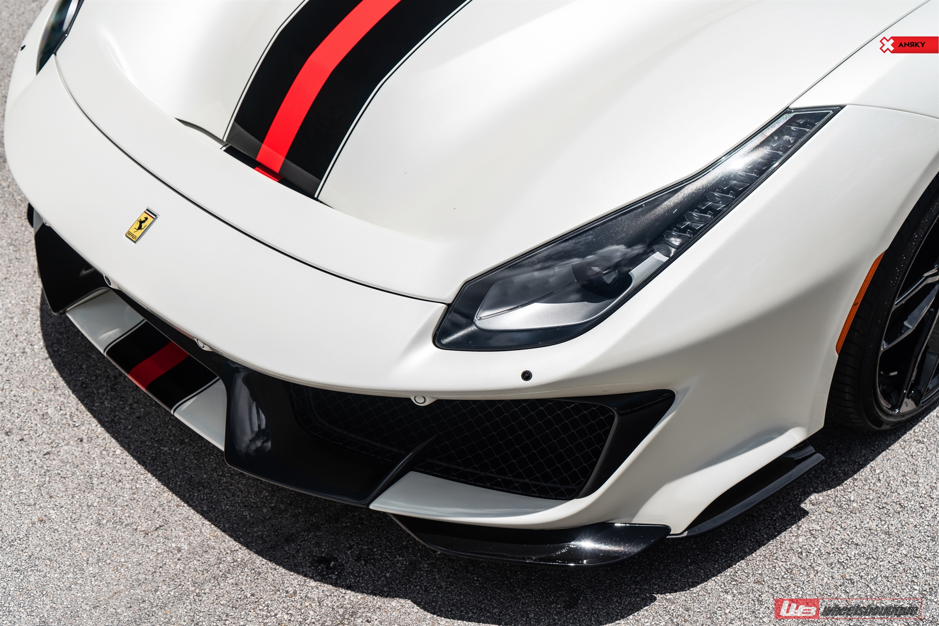 Ferrari 488 Pista | Bianco Avus | ANRKY AN21 | Gloss Black