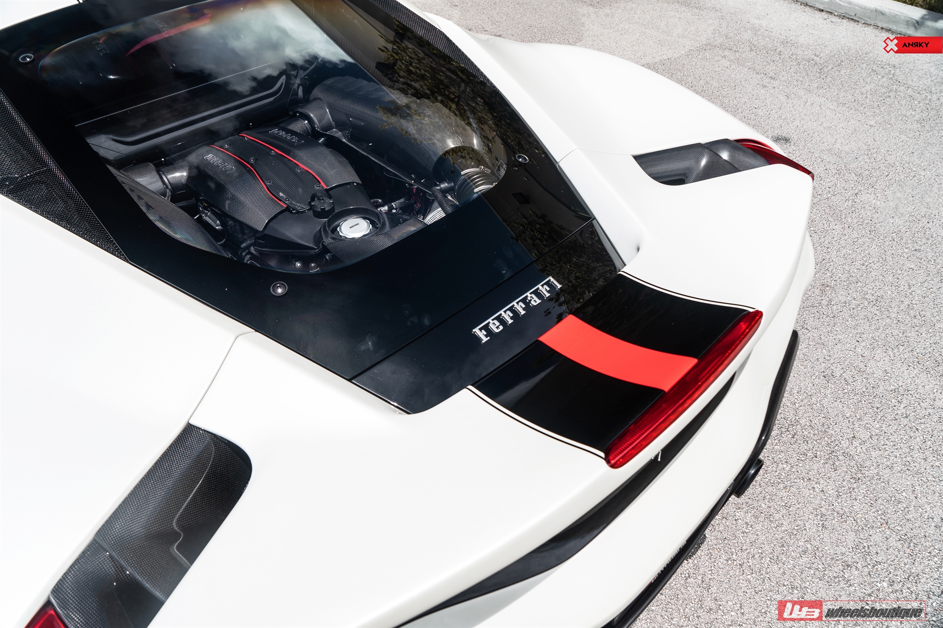 Ferrari 488 Pista | Bianco Avus | ANRKY AN21 | Gloss Black