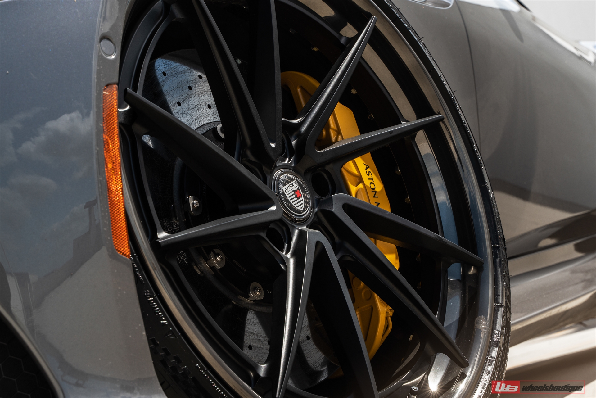 ANRKY AN33 | Aston Martin DBS Superleggera