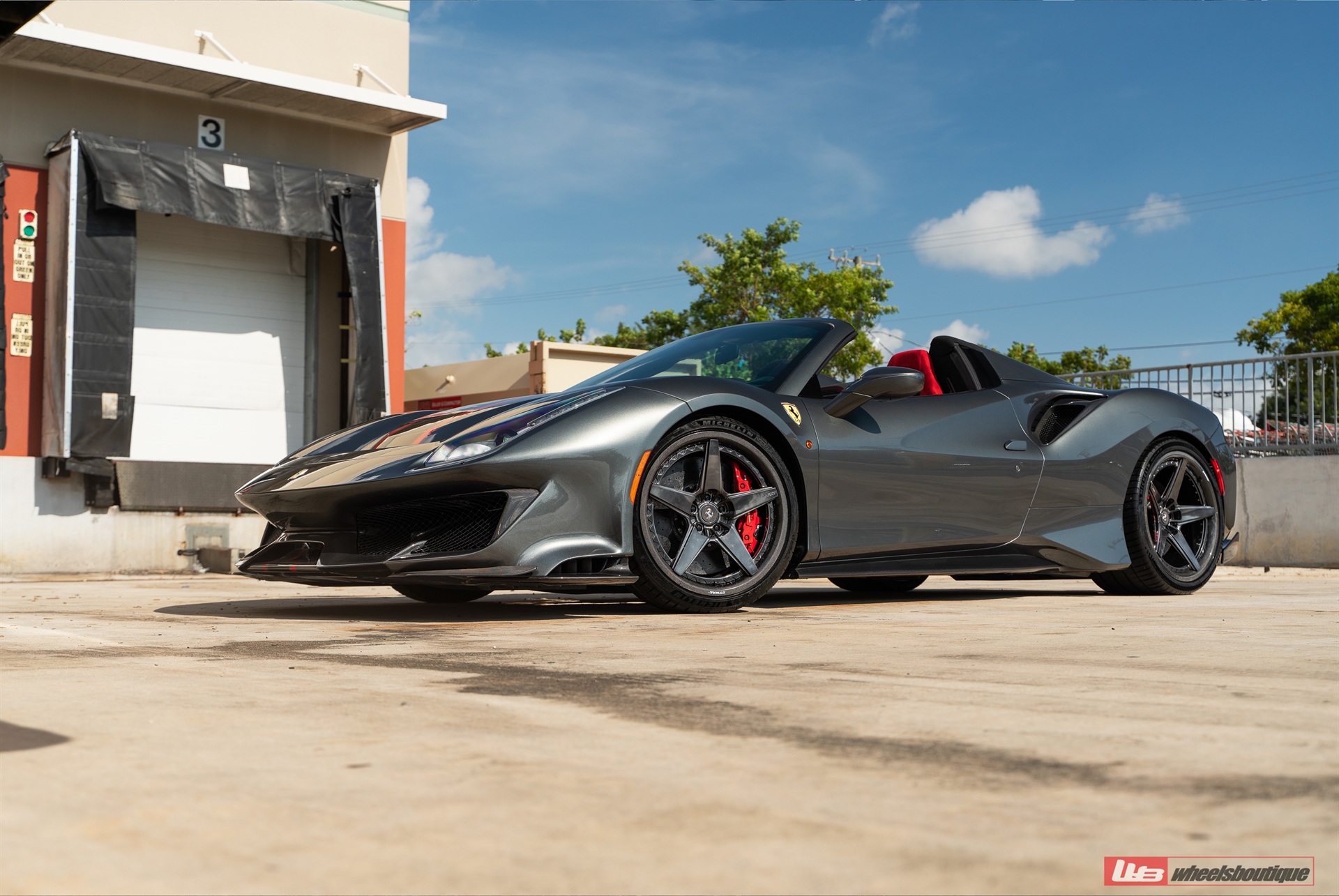 Ferrari 488 Pista | Grigio Silverstone | on ANRKY RS5.3C | Polished Smoke