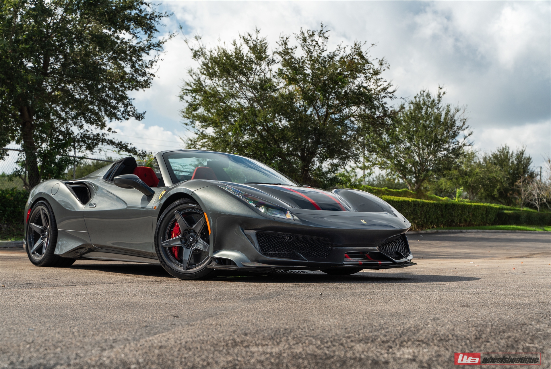Ferrari 488 Pista | Grigio Silverstone | on ANRKY RS5.3C | Polished Smoke