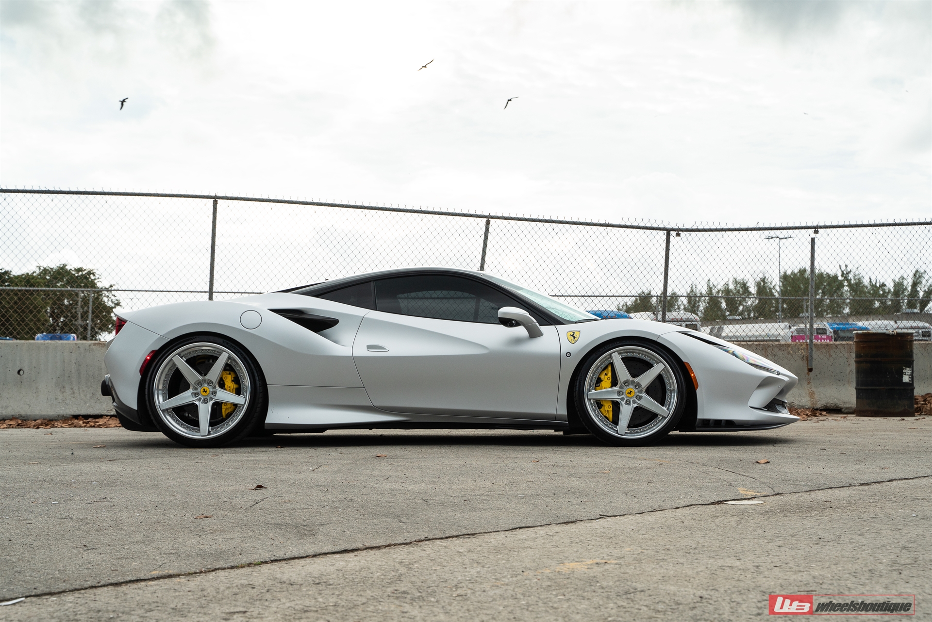 Ferrari F8 on ANRKY RS5.3 RETROSeries