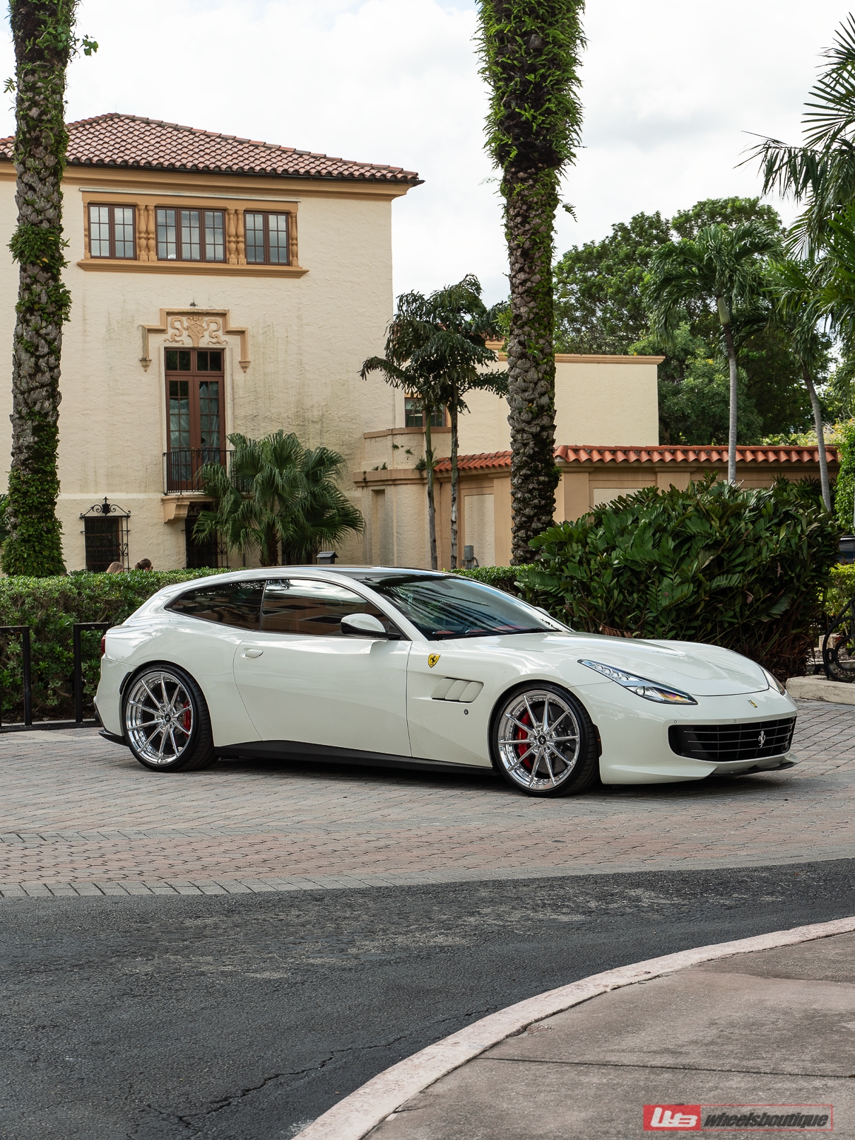 Ferrari GTC4 Lusso – AN28 SeriesTWO