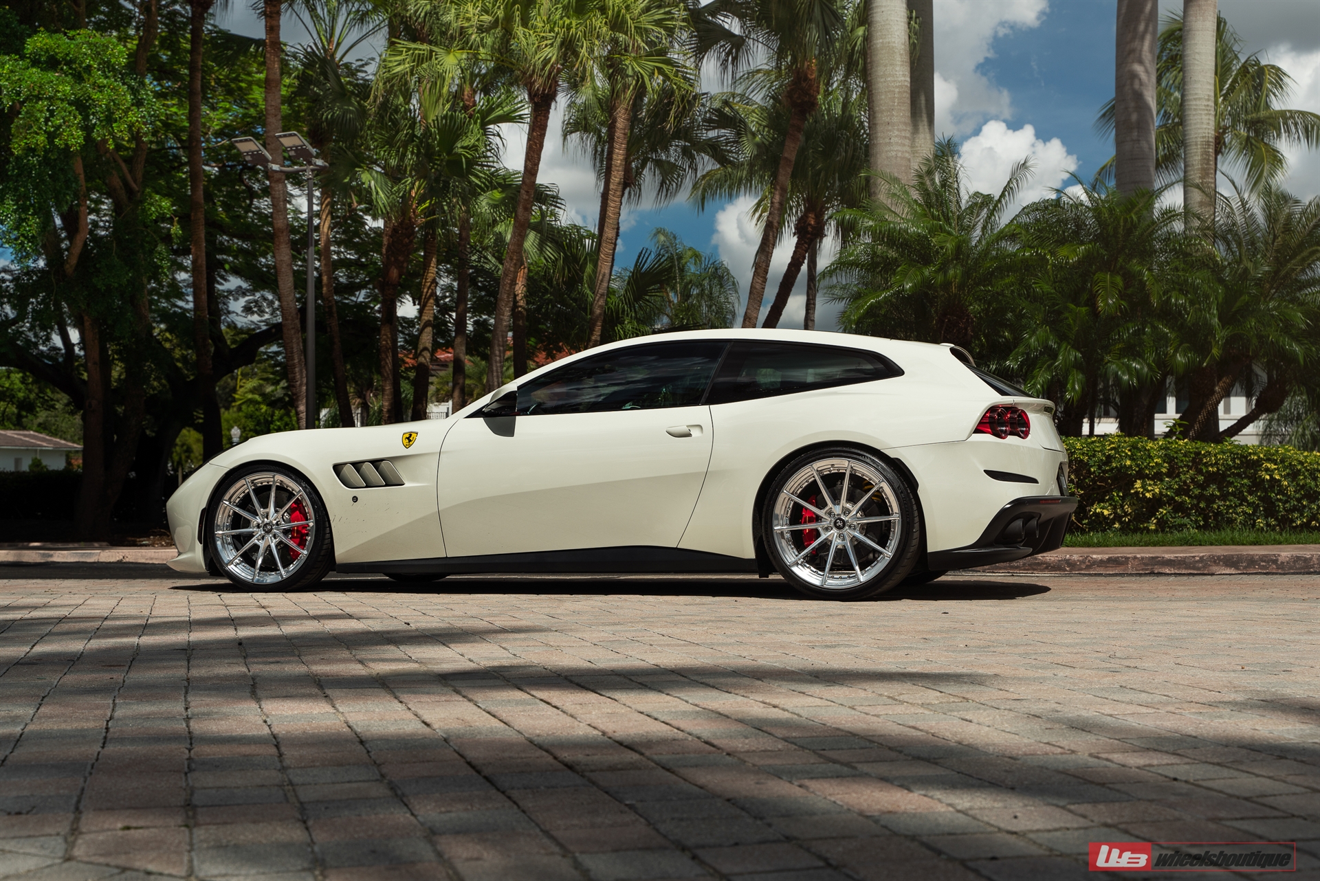 Ferrari GTC4 Lusso – AN28 SeriesTWO