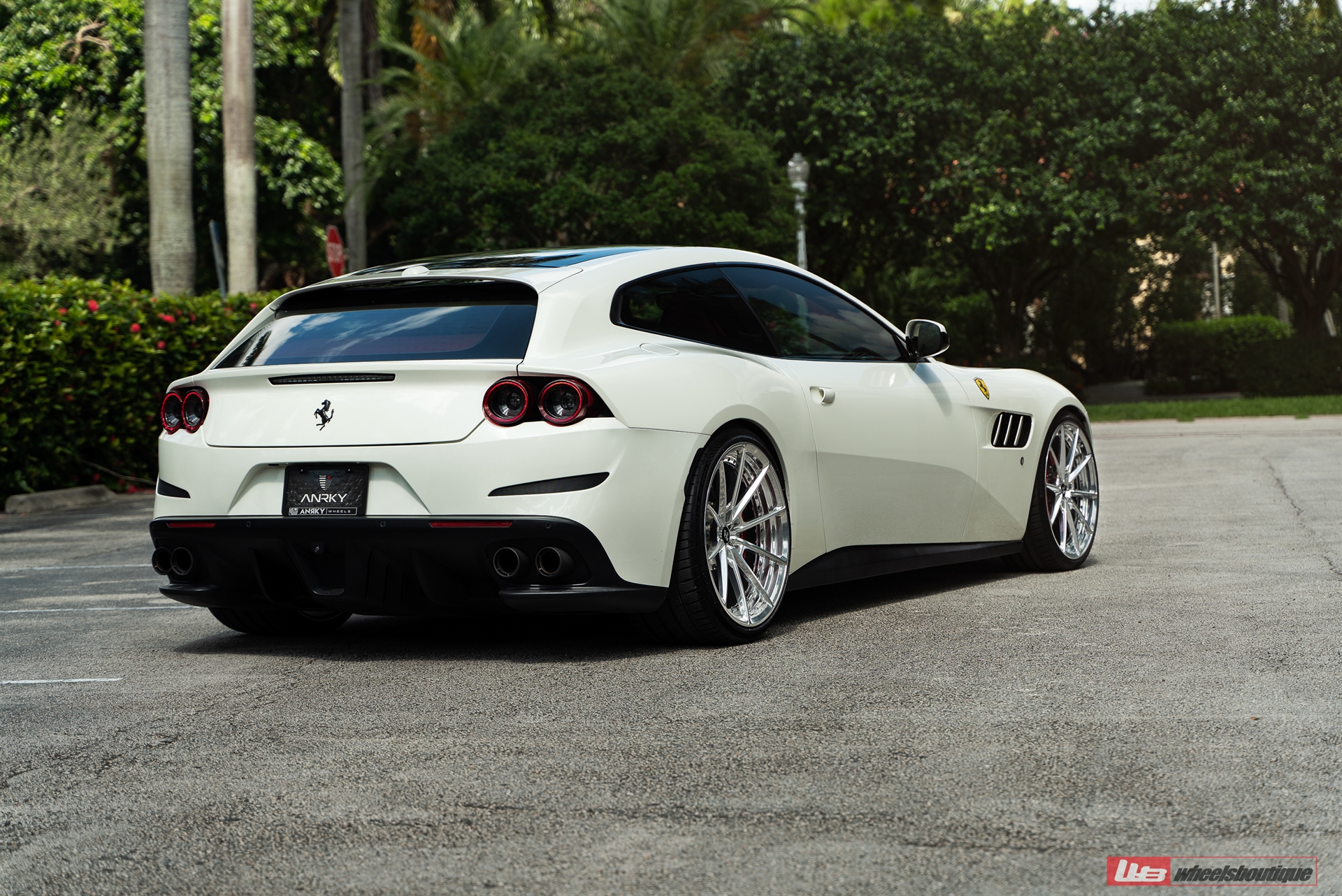 Ferrari GTC4 Lusso – AN28 SeriesTWO