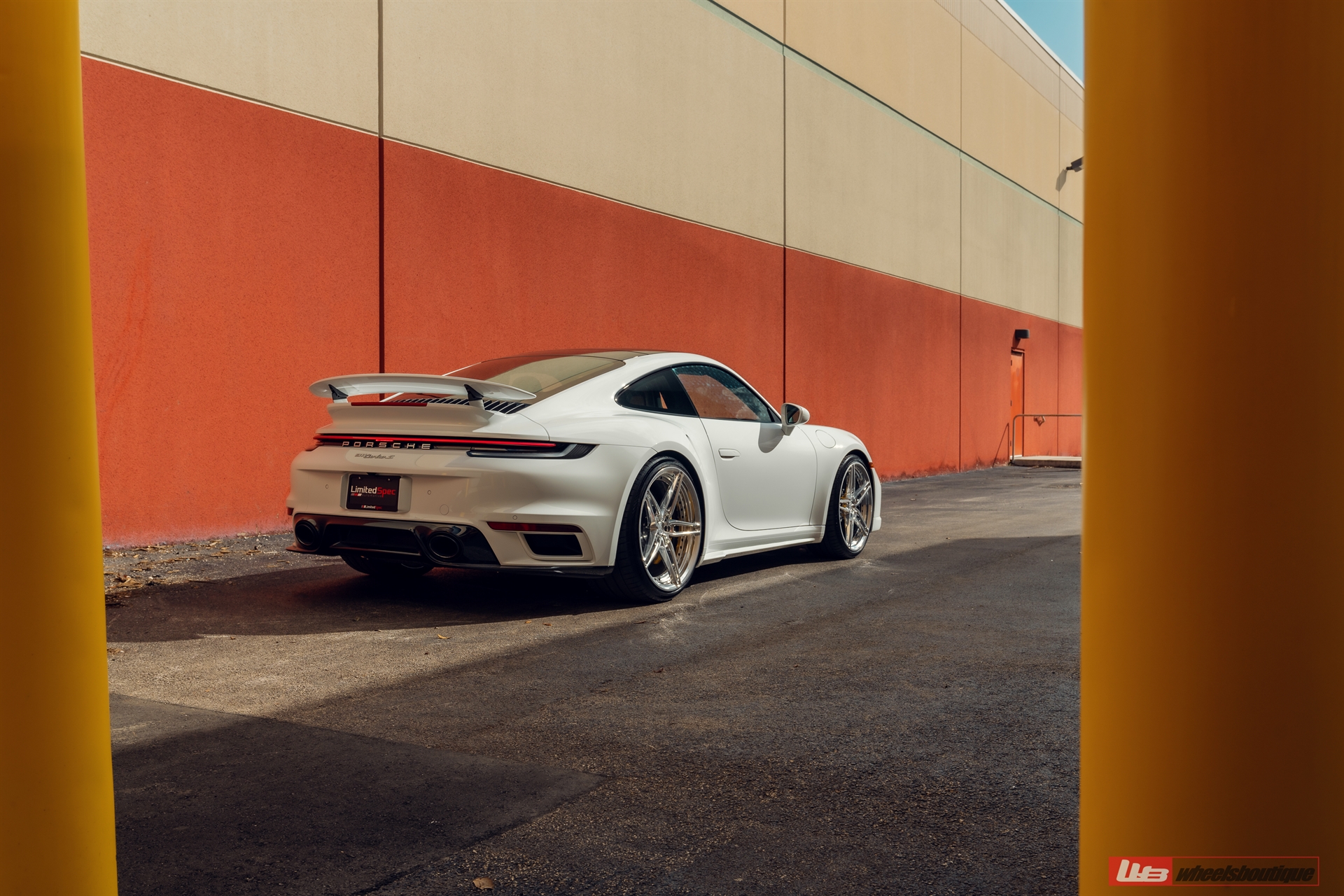 Porsche 992 on ANRKY AN27