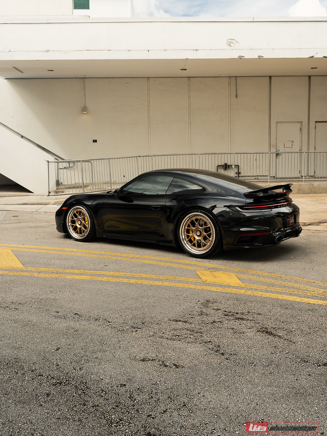 Porsche 992 Turbo S | Black | on ANRKY JDX-314 | Satin Mirror Polished Champagne