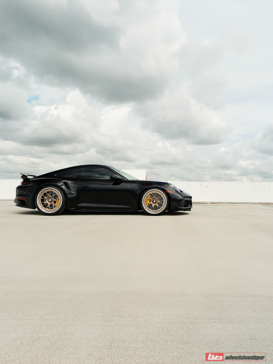 Porsche 992 Turbo S | Black | on ANRKY JDX-314 | Satin Mirror Polished Champagne