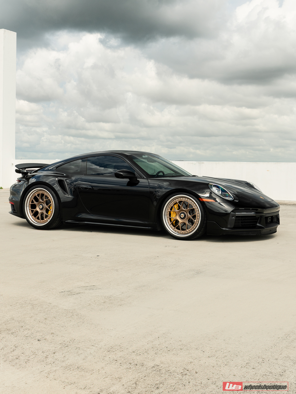 Porsche 992 Turbo S | Black | on ANRKY JDX-314 | Satin Mirror Polished Champagne