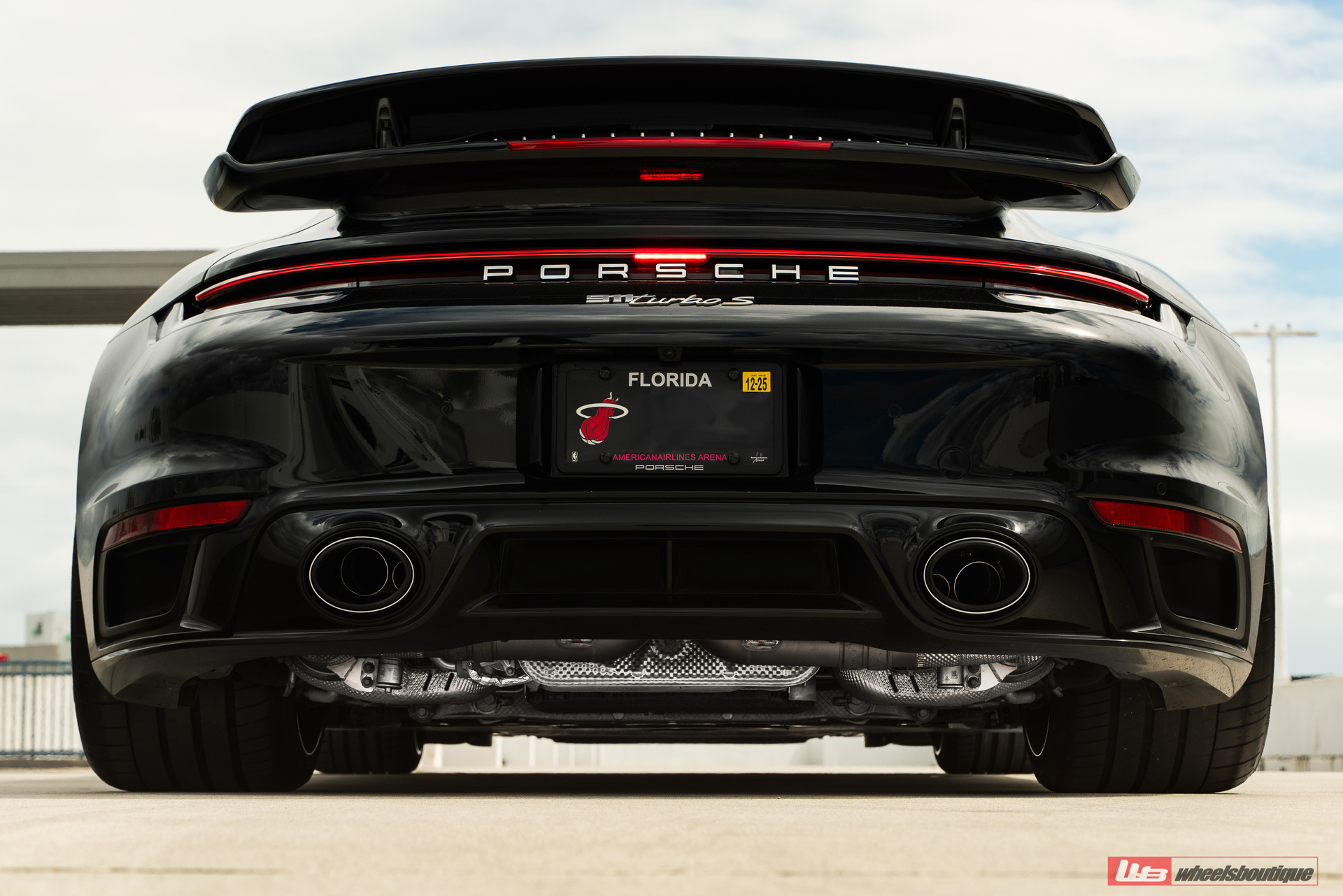 Porsche 992 Turbo S | Black | on ANRKY JDX-314 | Satin Mirror Polished Champagne