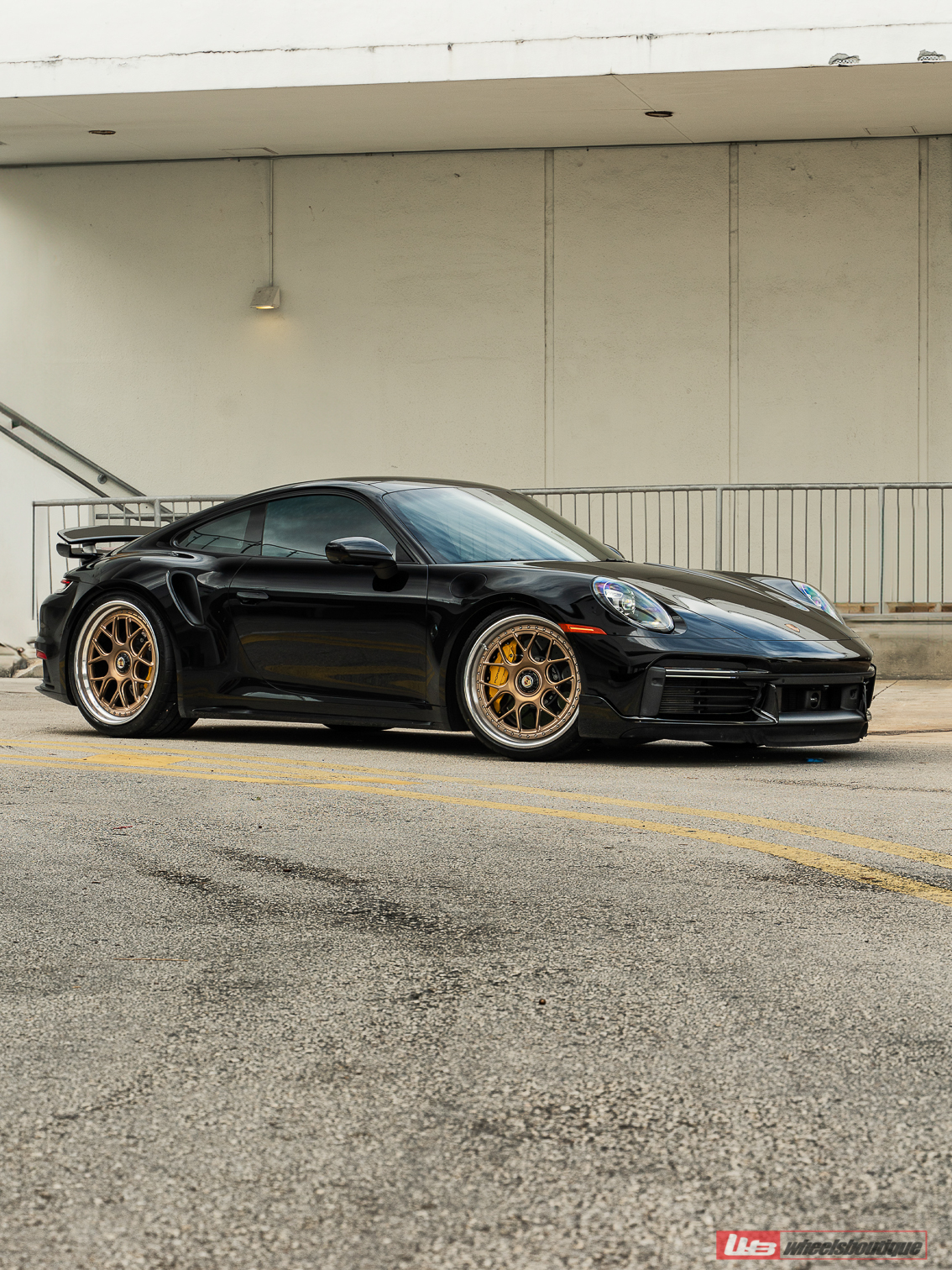 Porsche 992 Turbo S | Black | on ANRKY JDX-314 | Satin Mirror Polished Champagne