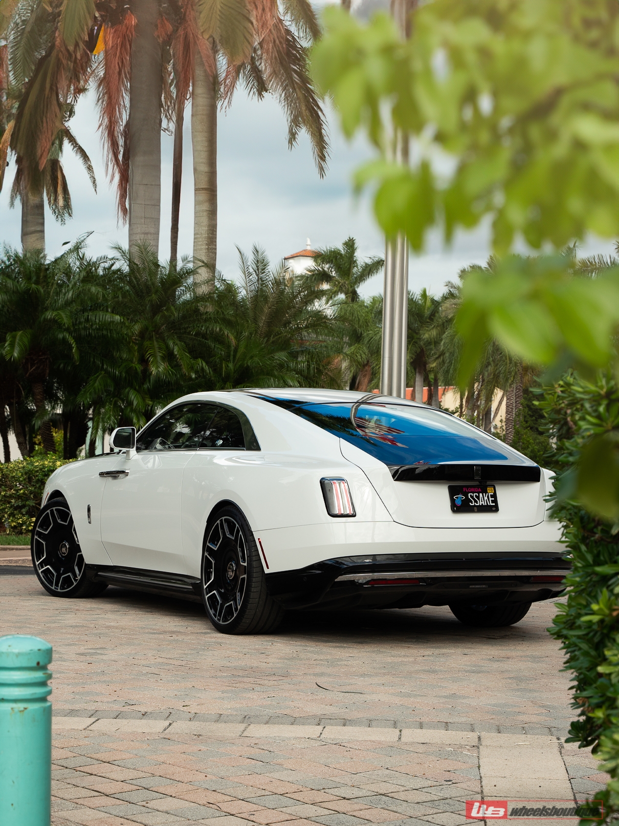 Rolls Royce Spectre – RF|Series RF-177