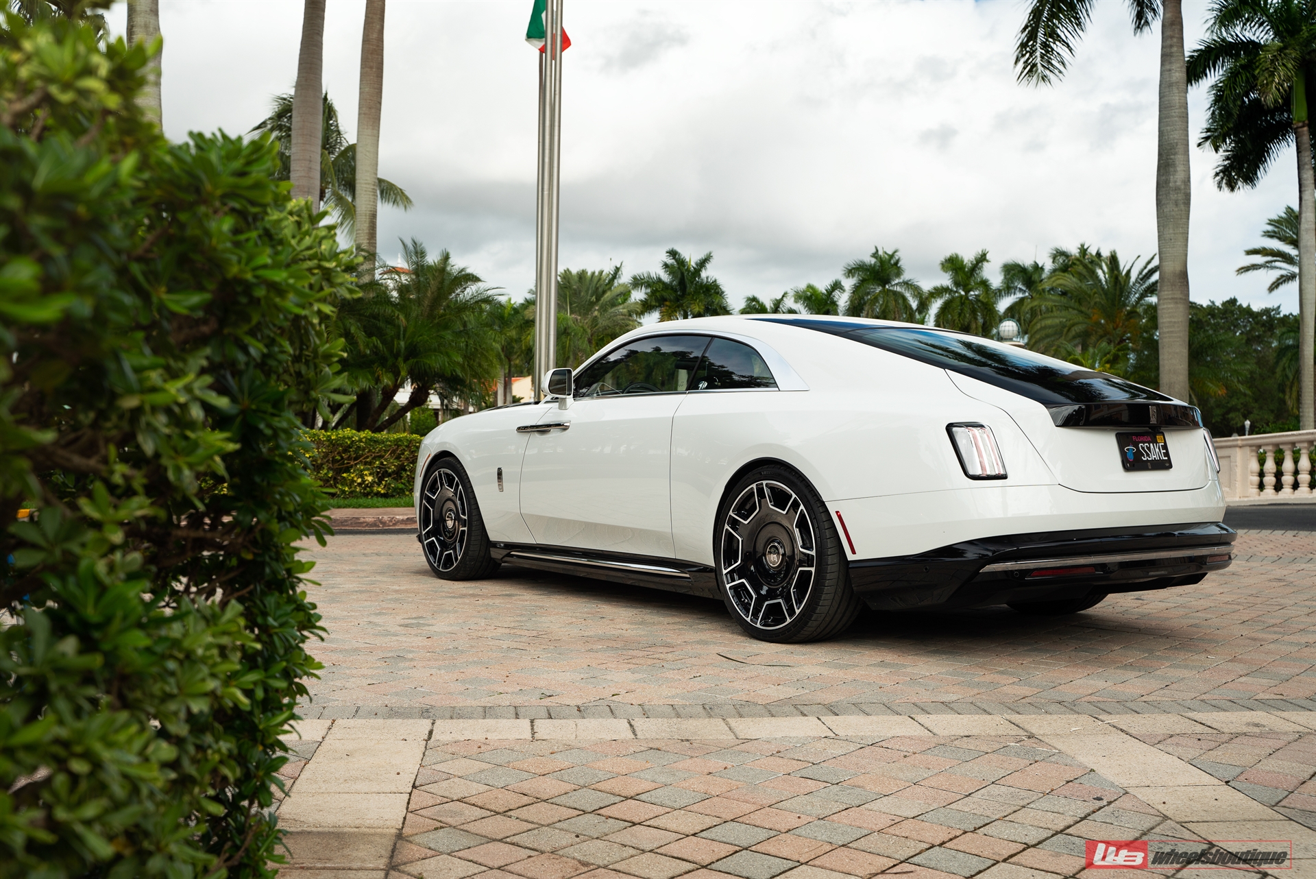 Rolls Royce Spectre – RF|Series RF-177