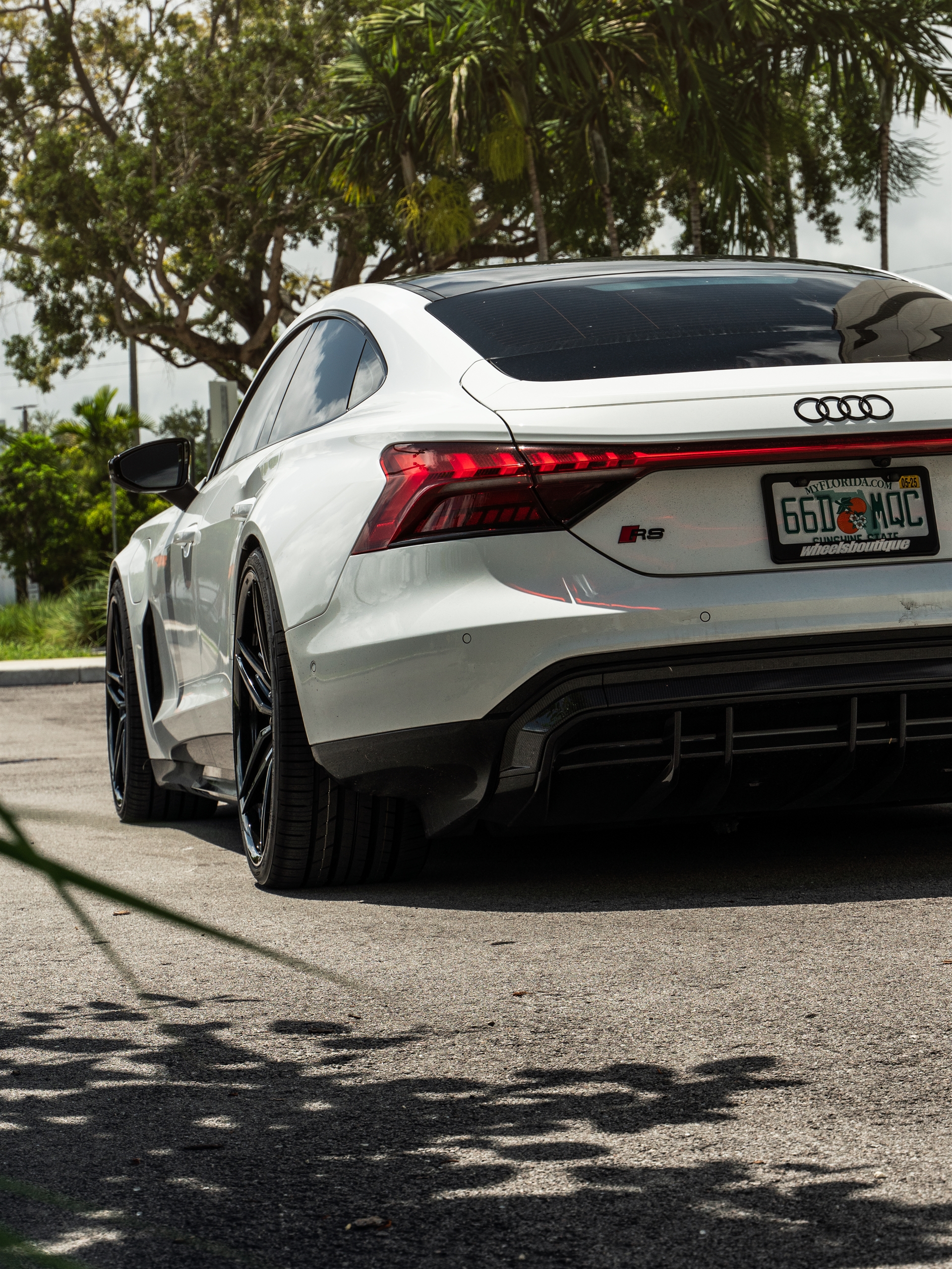 Audi RS e-tron GT | Arkona White | HRE S107SC | Gloss Black