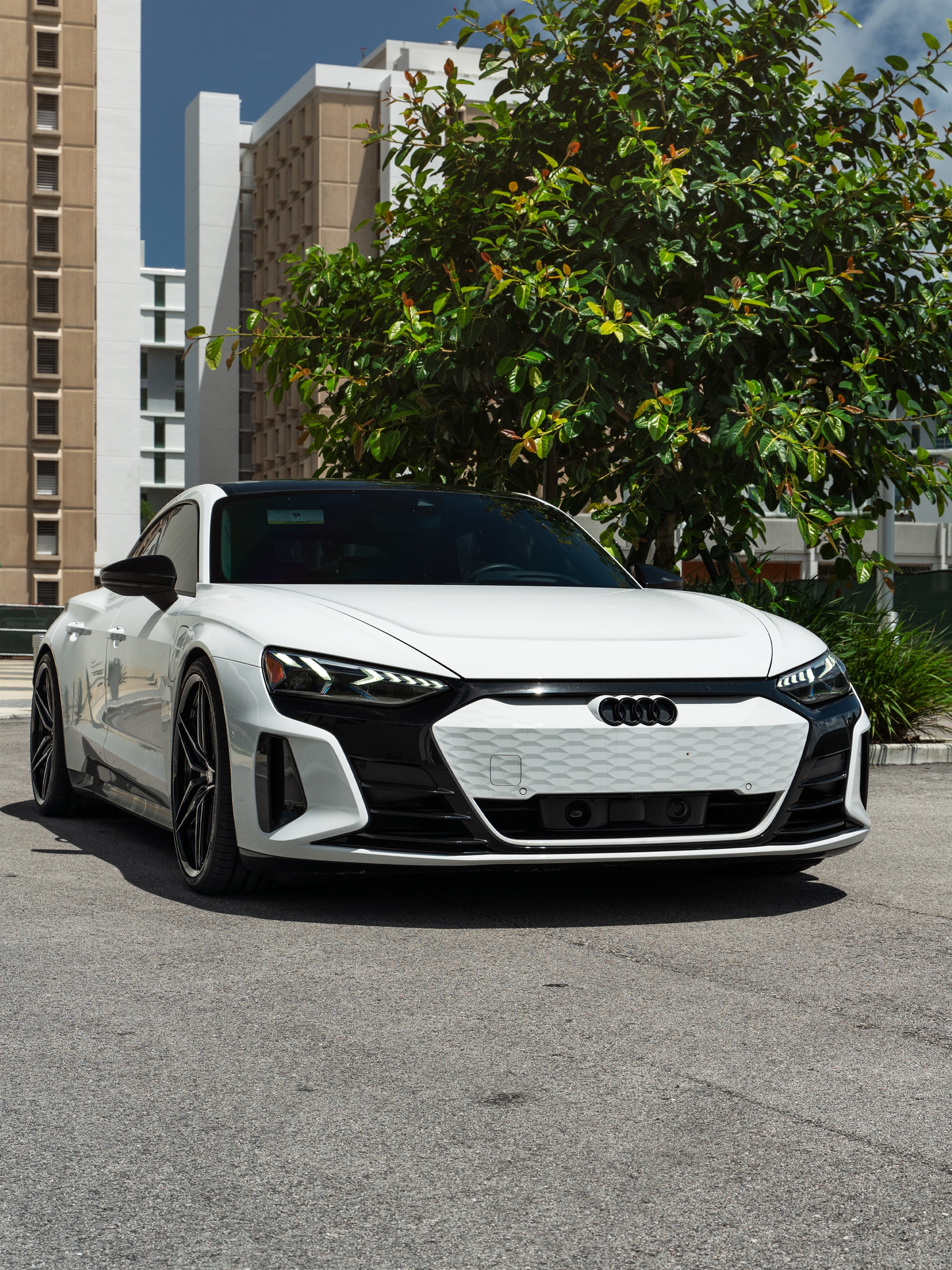 Audi RS e-tron GT | Arkona White | HRE S107SC | Gloss Black