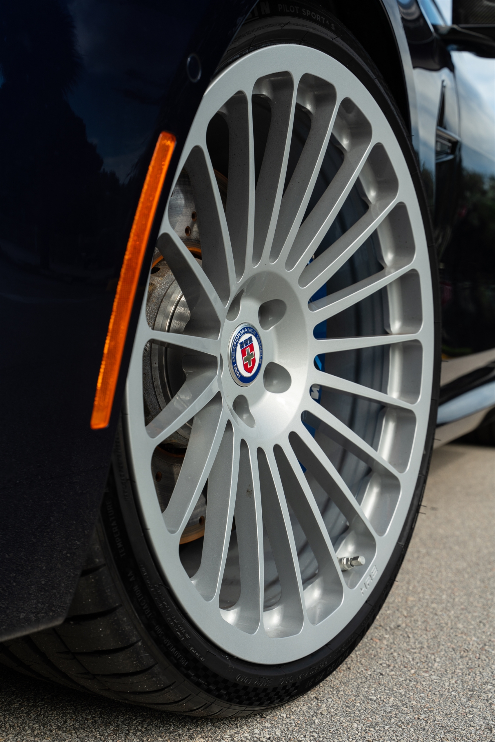 BMW M8 | Midnight Blue | on HRE 309M | Gloss Silver