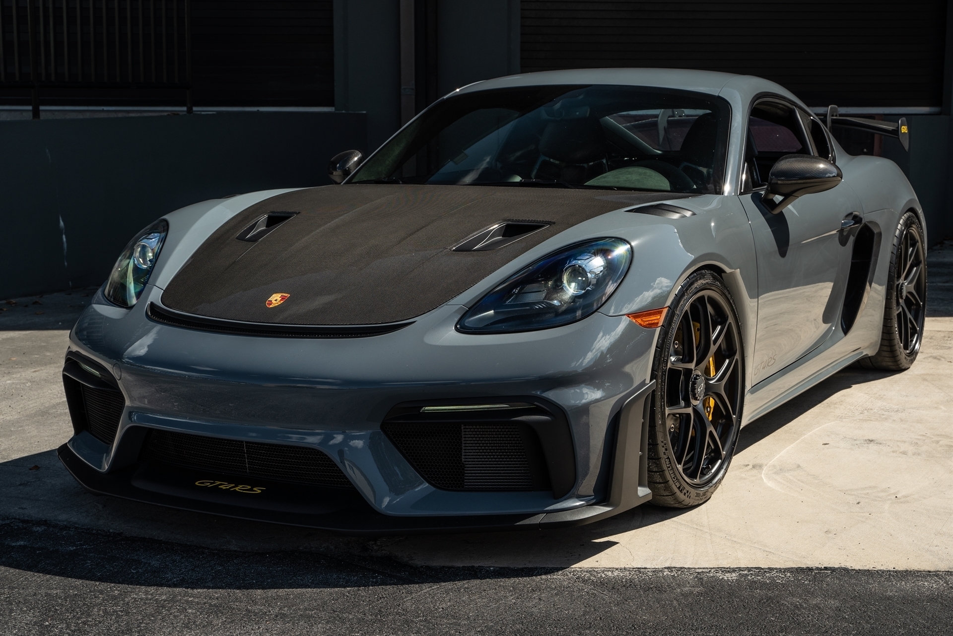 Porsche 718 Cayman GT4 RS on HRE R101LW