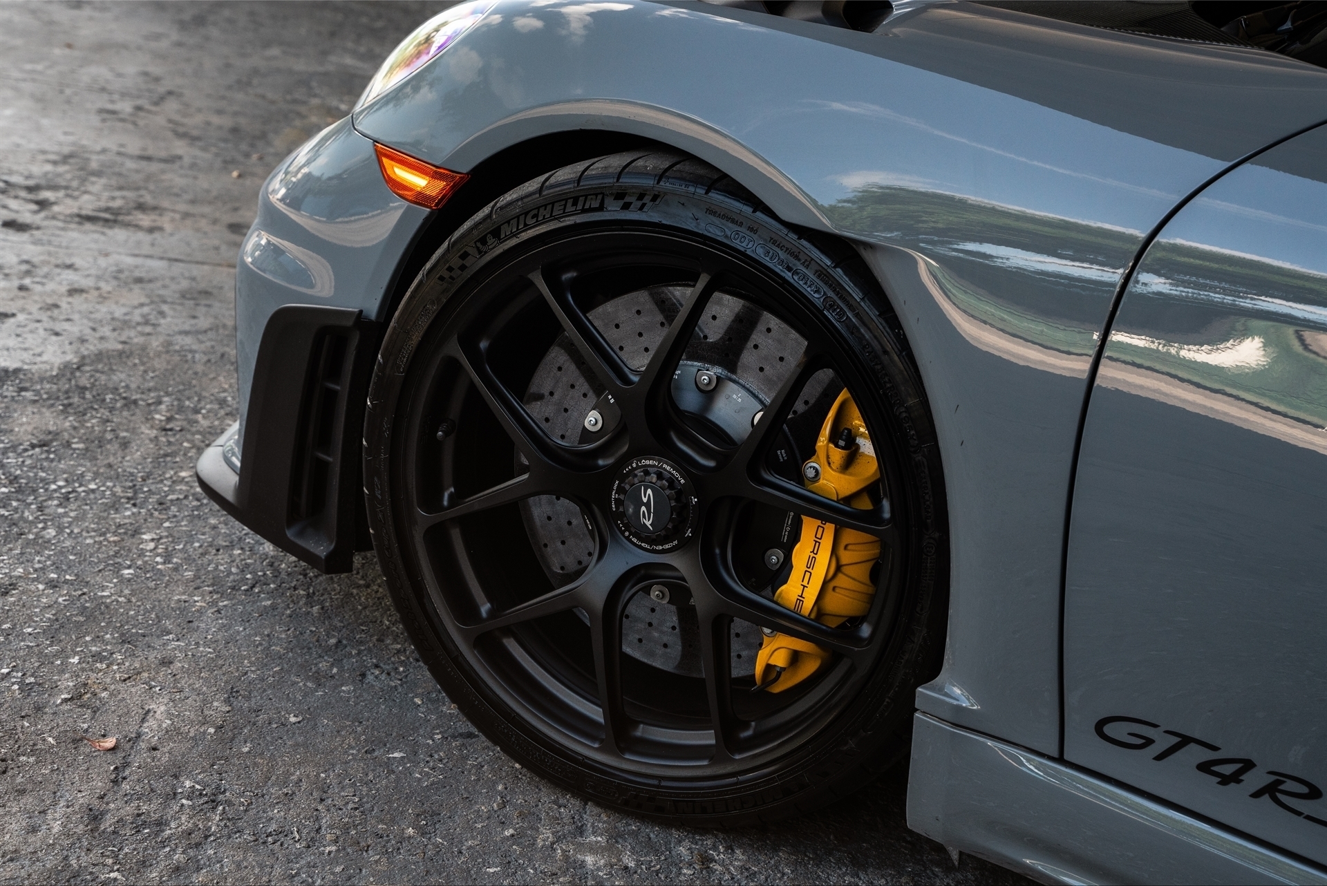 Porsche 718 Cayman GT4 RS on HRE R101LW