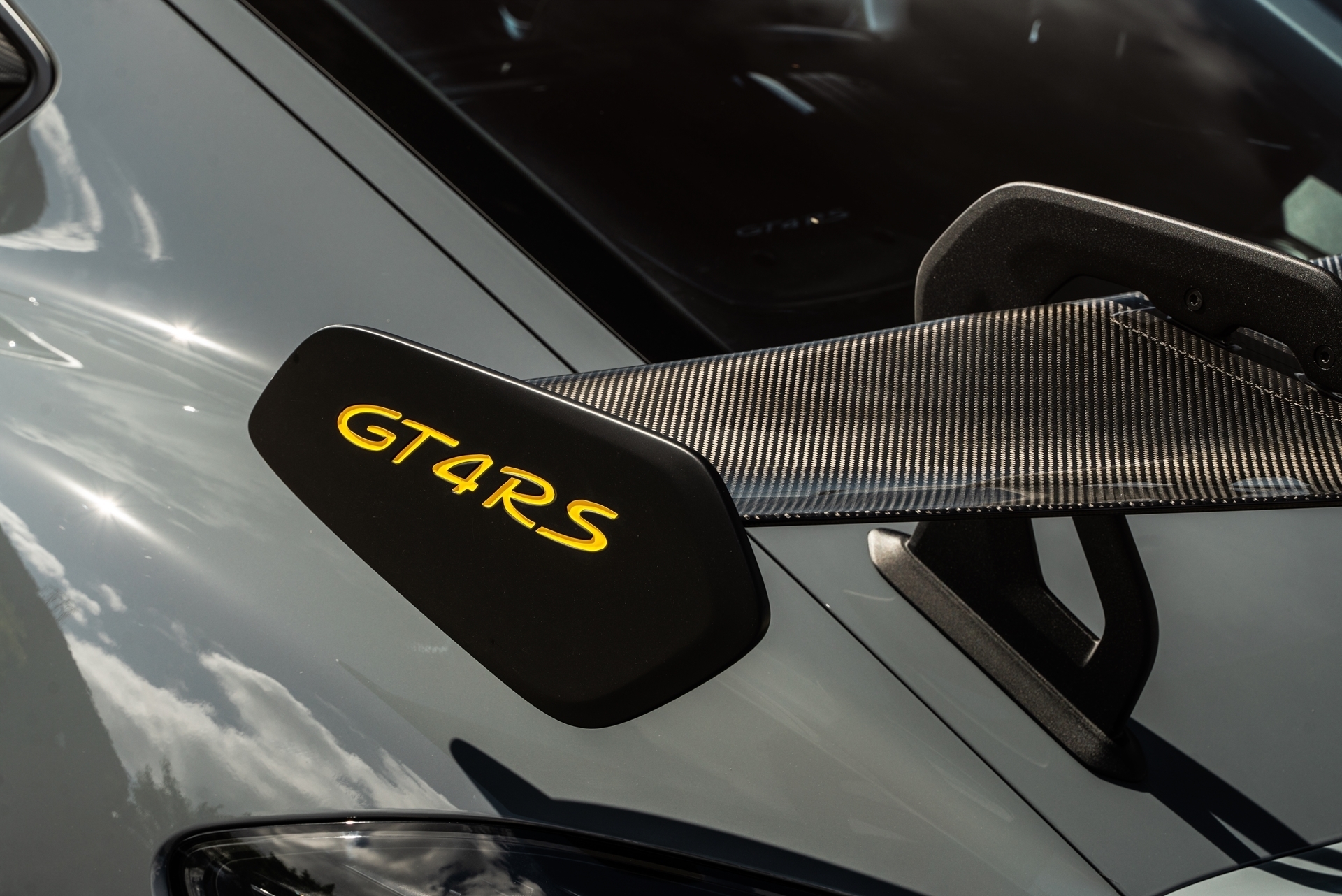 Porsche 718 Cayman GT4 RS on HRE R101LW