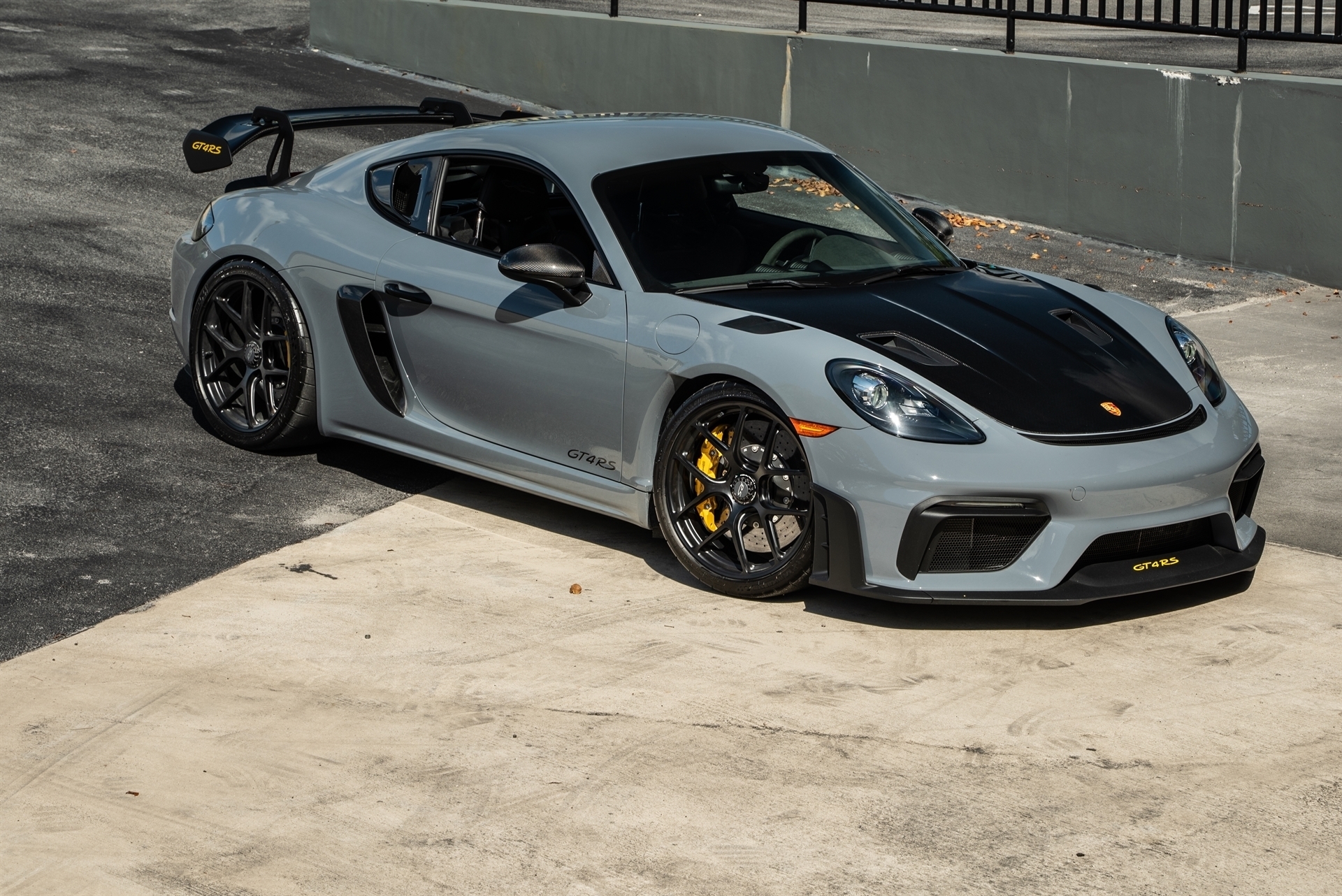 Porsche 718 Cayman GT4 RS on HRE R101LW