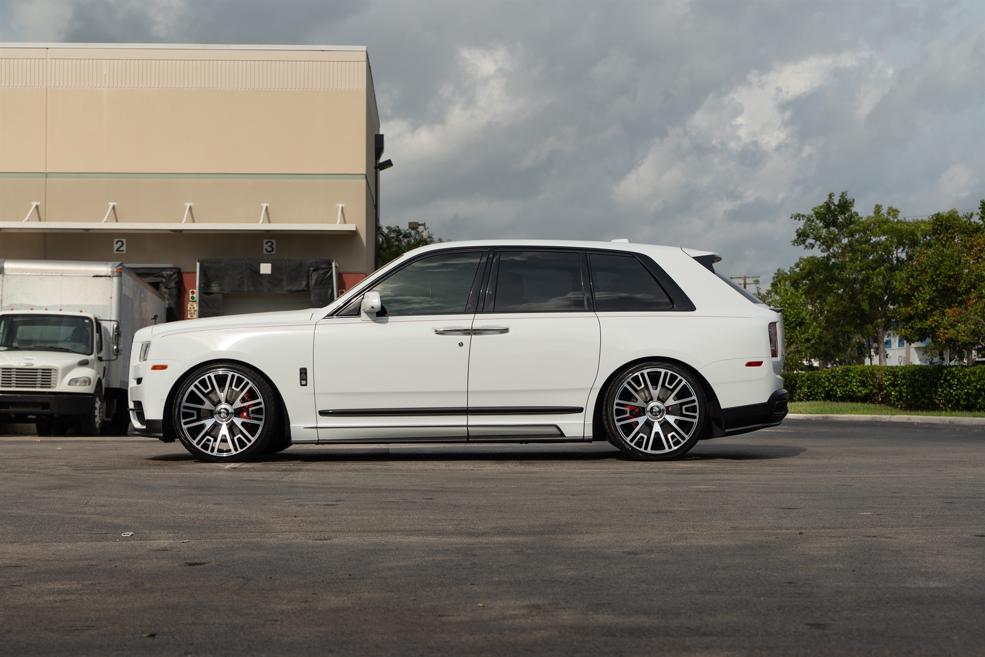 Mansory V.6 | Rolls-Royce Cullinan Black Badge