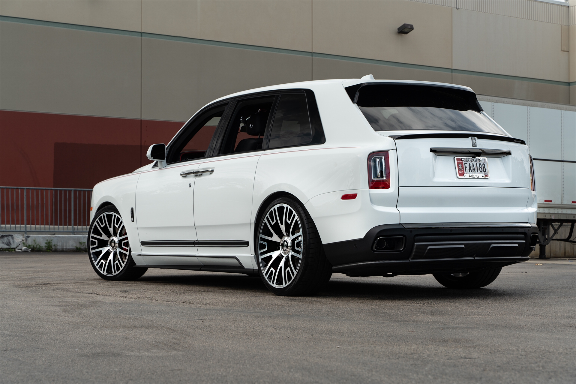 Mansory V.6 | Rolls-Royce Cullinan Black Badge