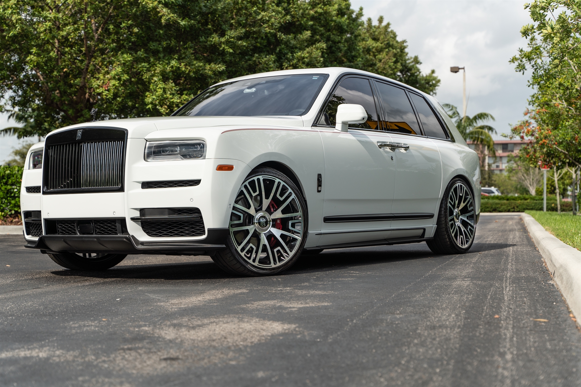 Mansory V.6 | Rolls-Royce Cullinan Black Badge