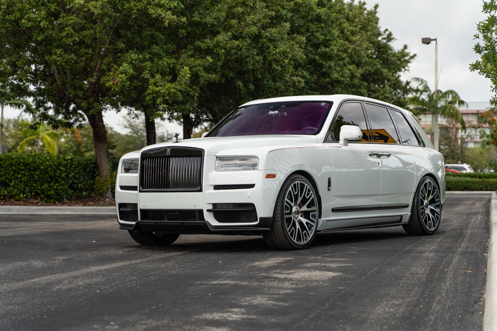 Mansory V.6 | Rolls-Royce Cullinan Black Badge