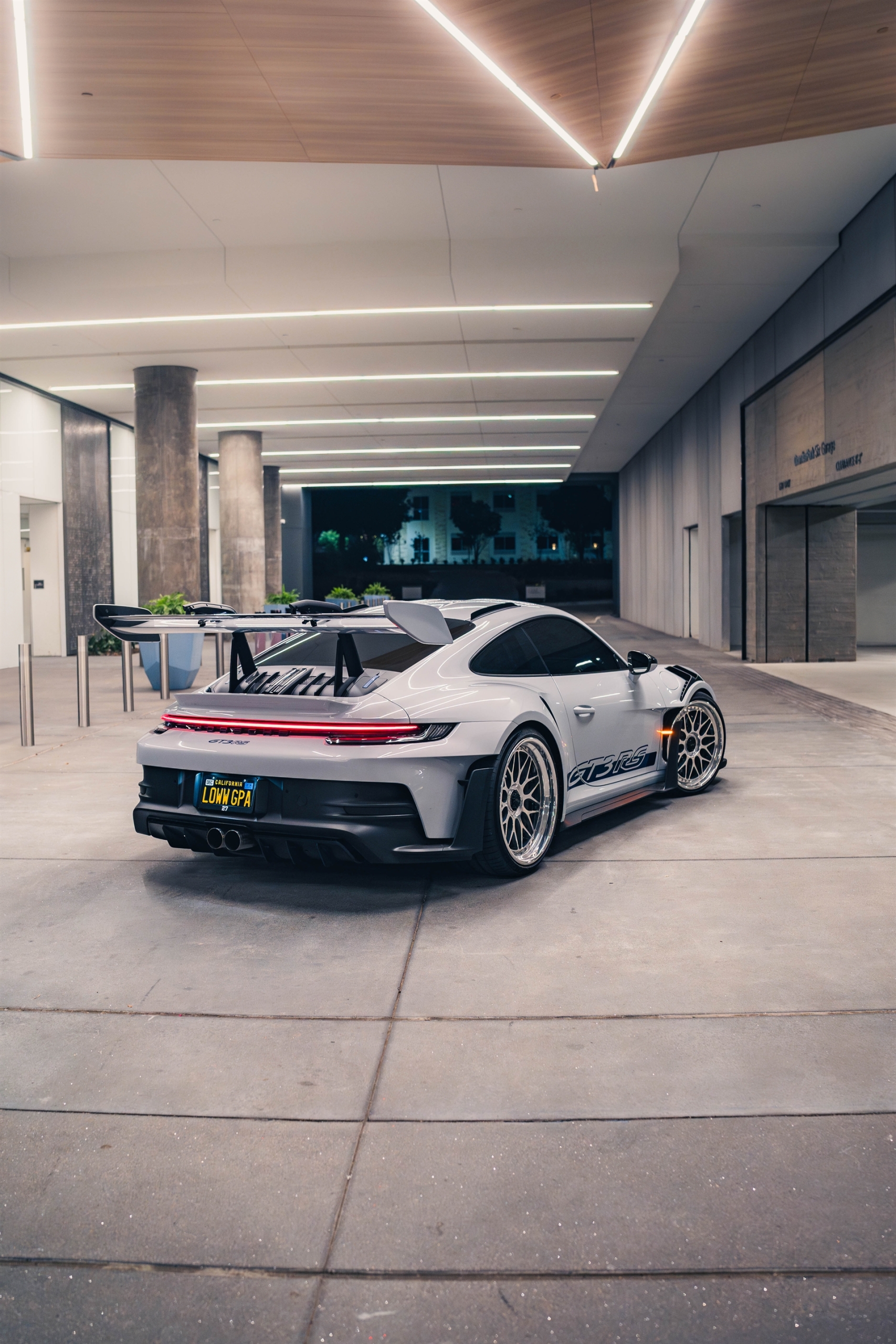 Porsche 992 Carrera GT3 RS on HRE Wheels Classics 300