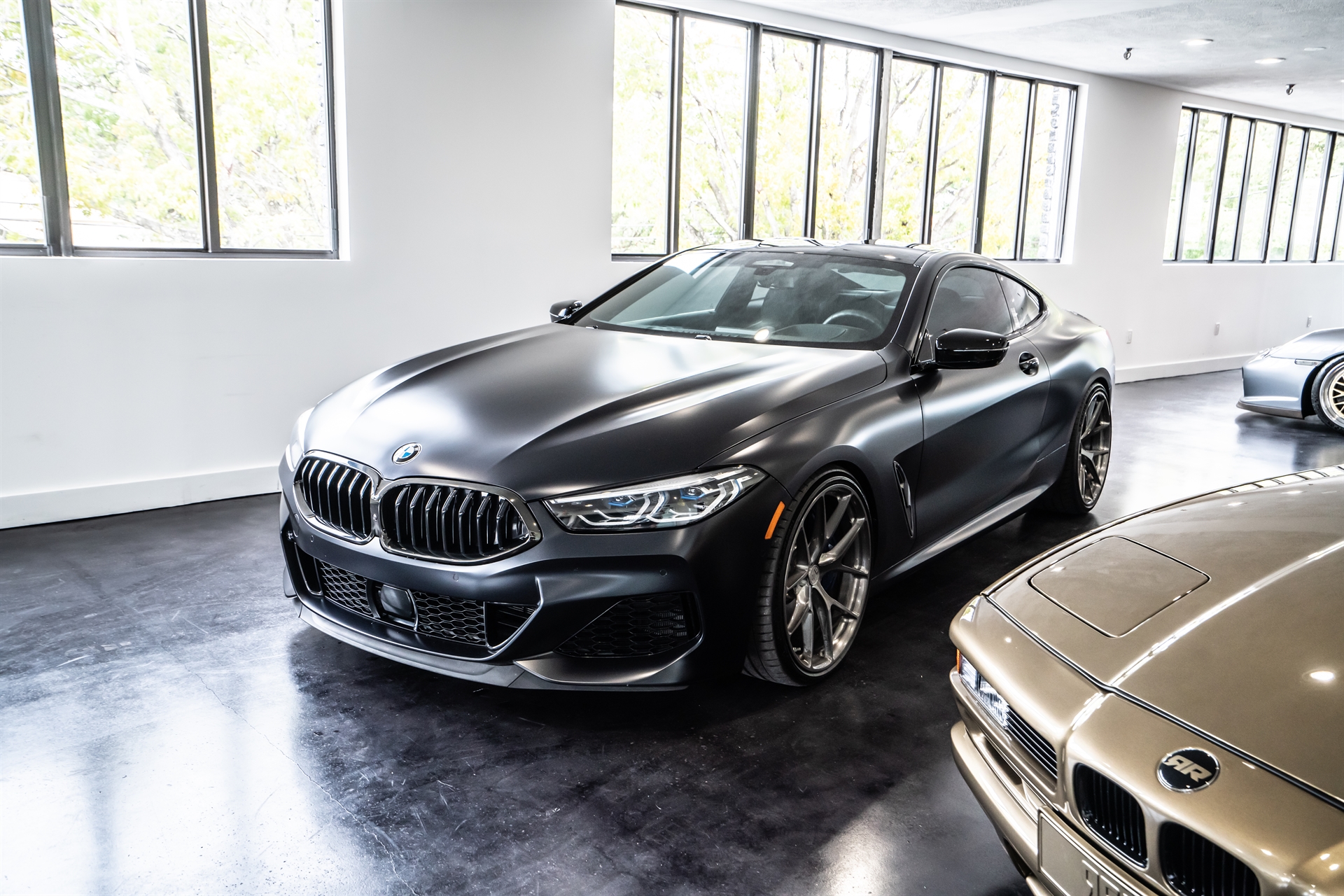 BMW G15 M850i on HRE P101 & Renner Projekt 8 (E31) on HRE Vintage 501
