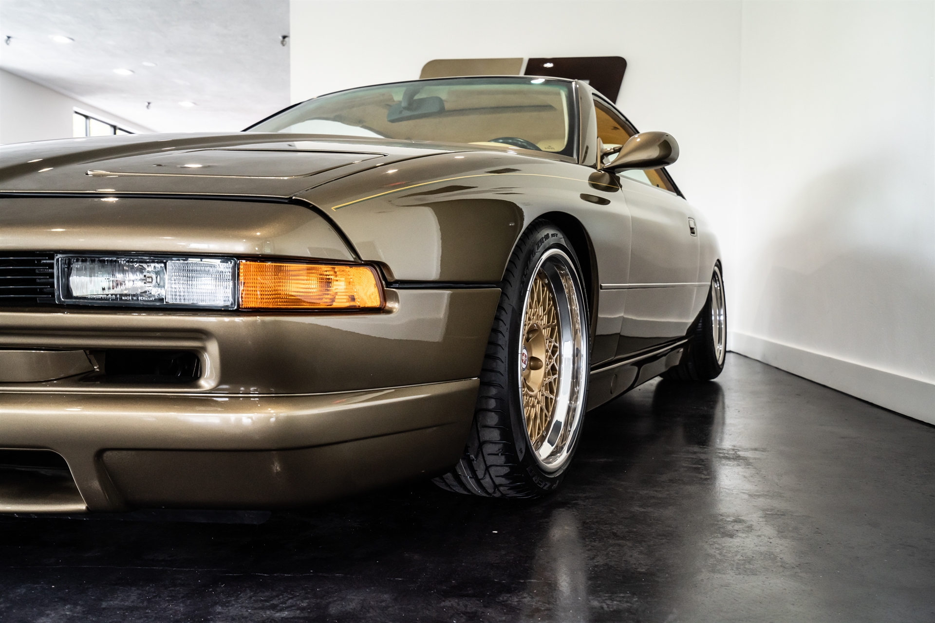 BMW G15 M850i on HRE P101 & Renner Projekt 8 (E31) on HRE Vintage 501