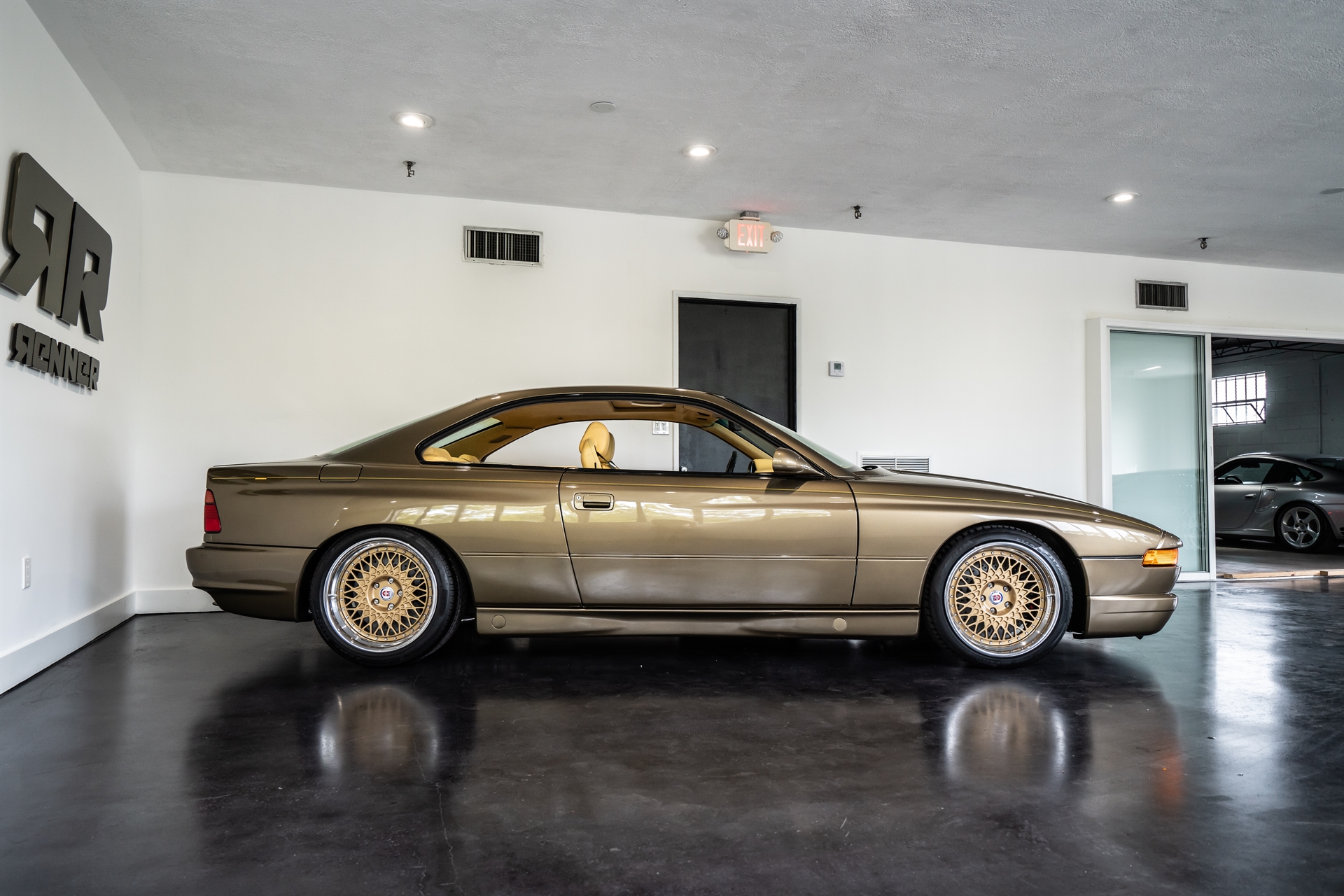 BMW G15 M850i on HRE P101 & Renner Projekt 8 (E31) on HRE Vintage 501