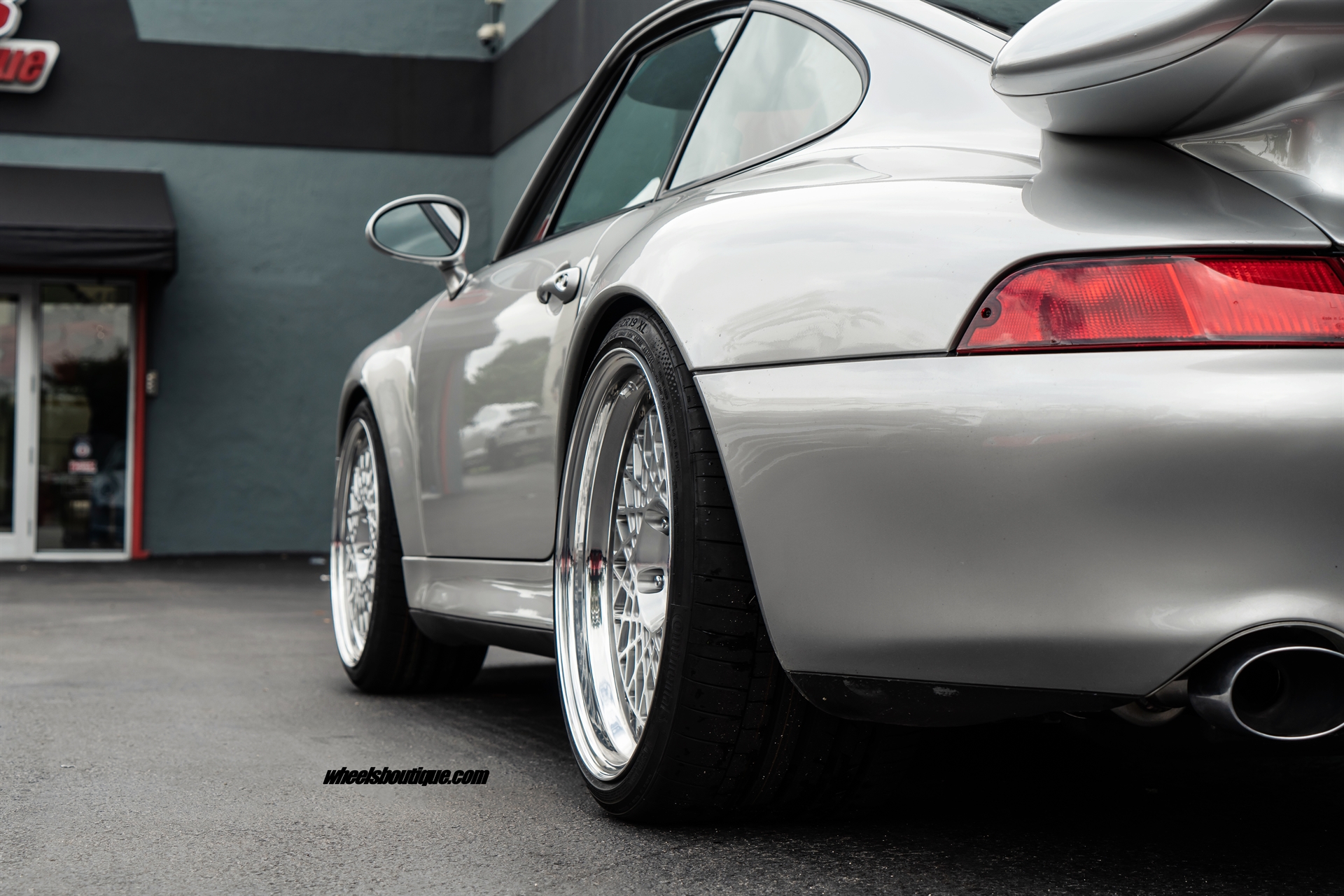 PORSCHE 993 C4S ON HRE 501